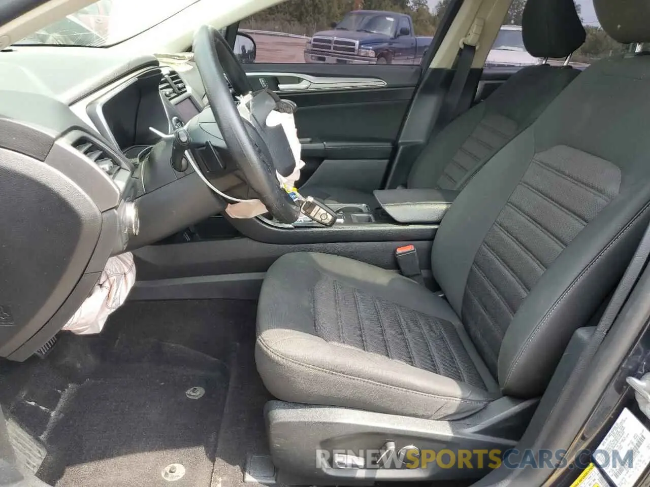 7 Photograph of a damaged car 3FA6P0T92LR147138 FORD FUSION 2020