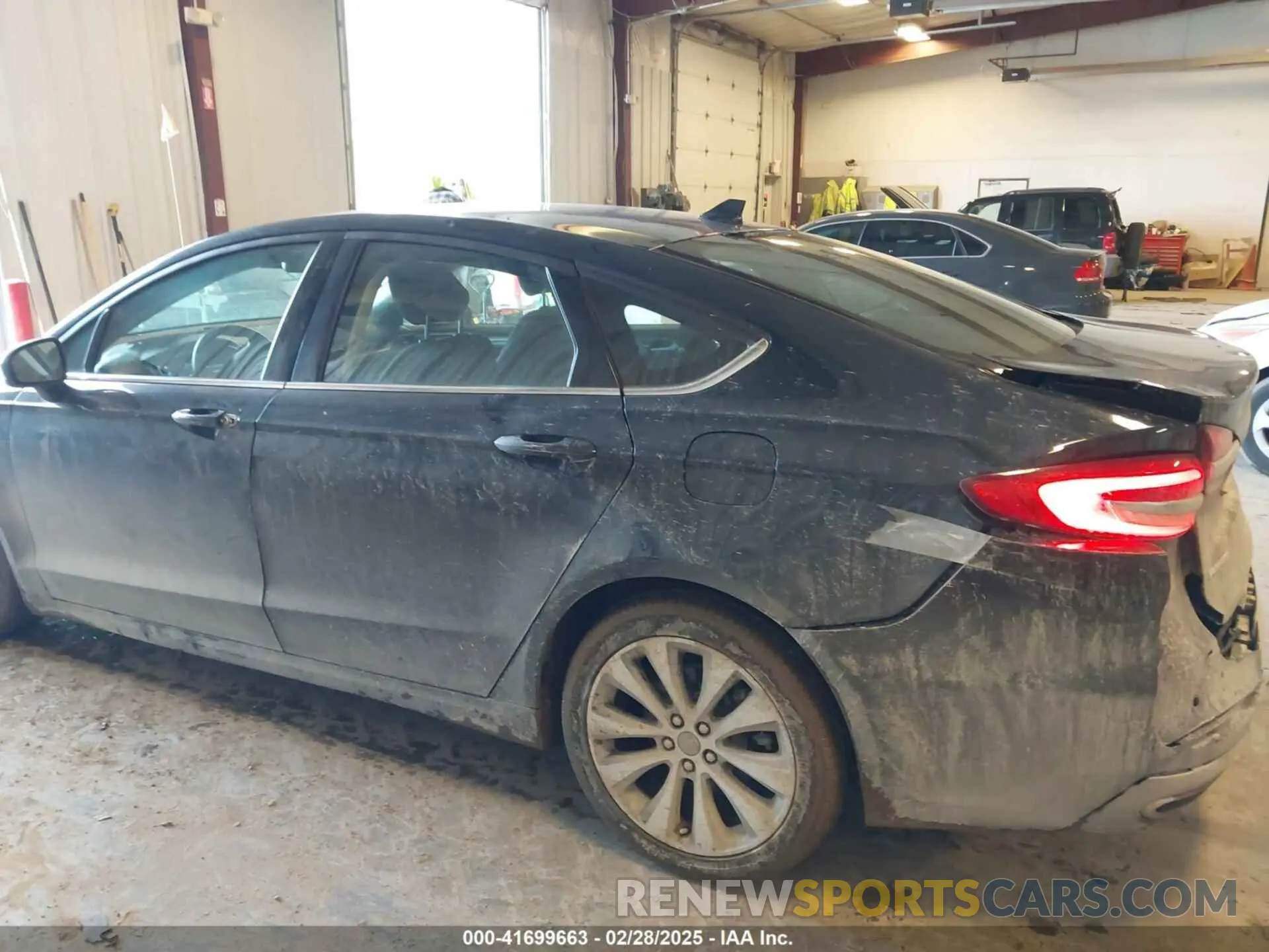 14 Фотография поврежденного автомобиля 3FA6P0T95LR260159 FORD FUSION 2020