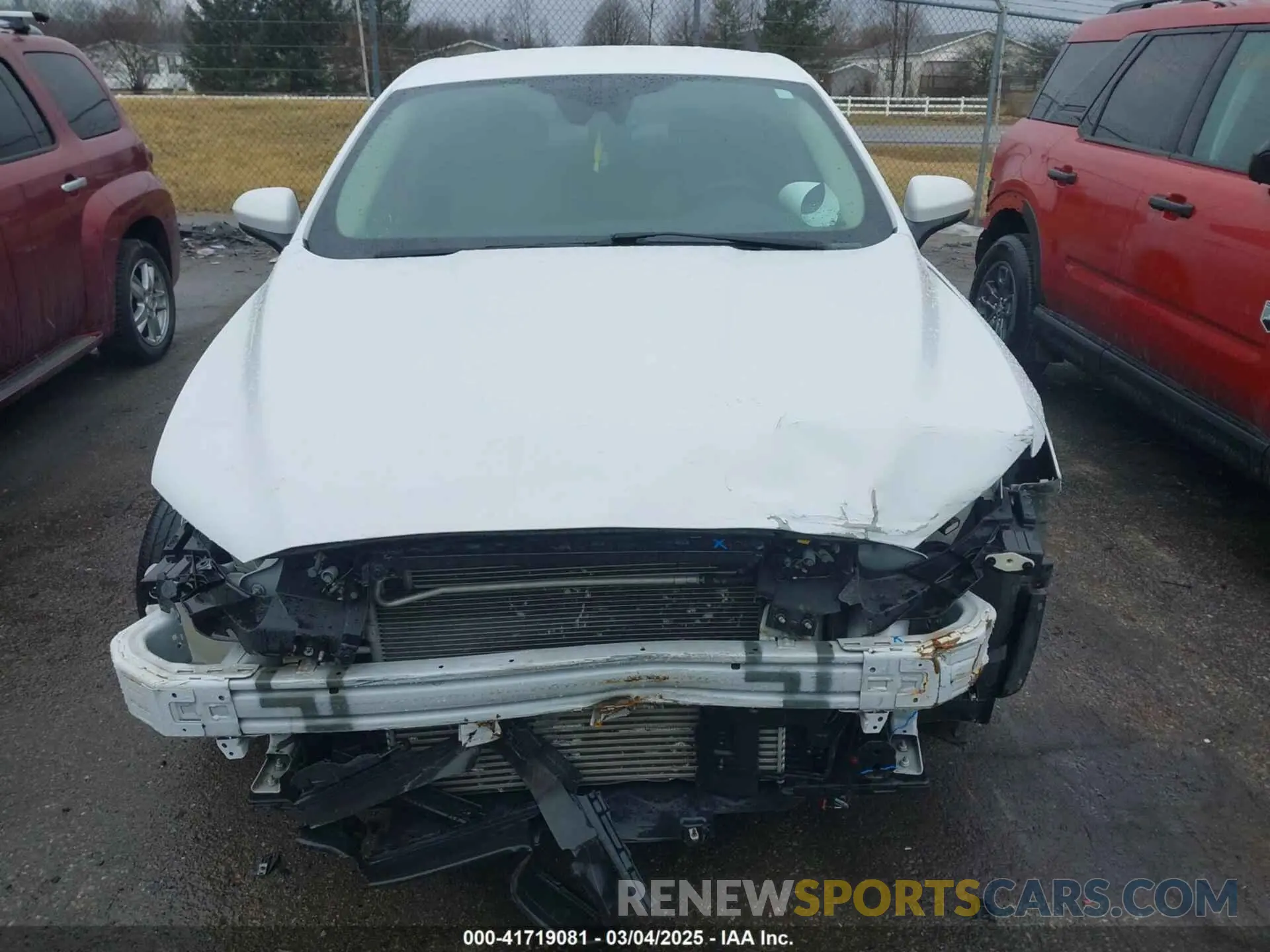 13 Photograph of a damaged car 3FA6P0T96LR263409 FORD FUSION 2020