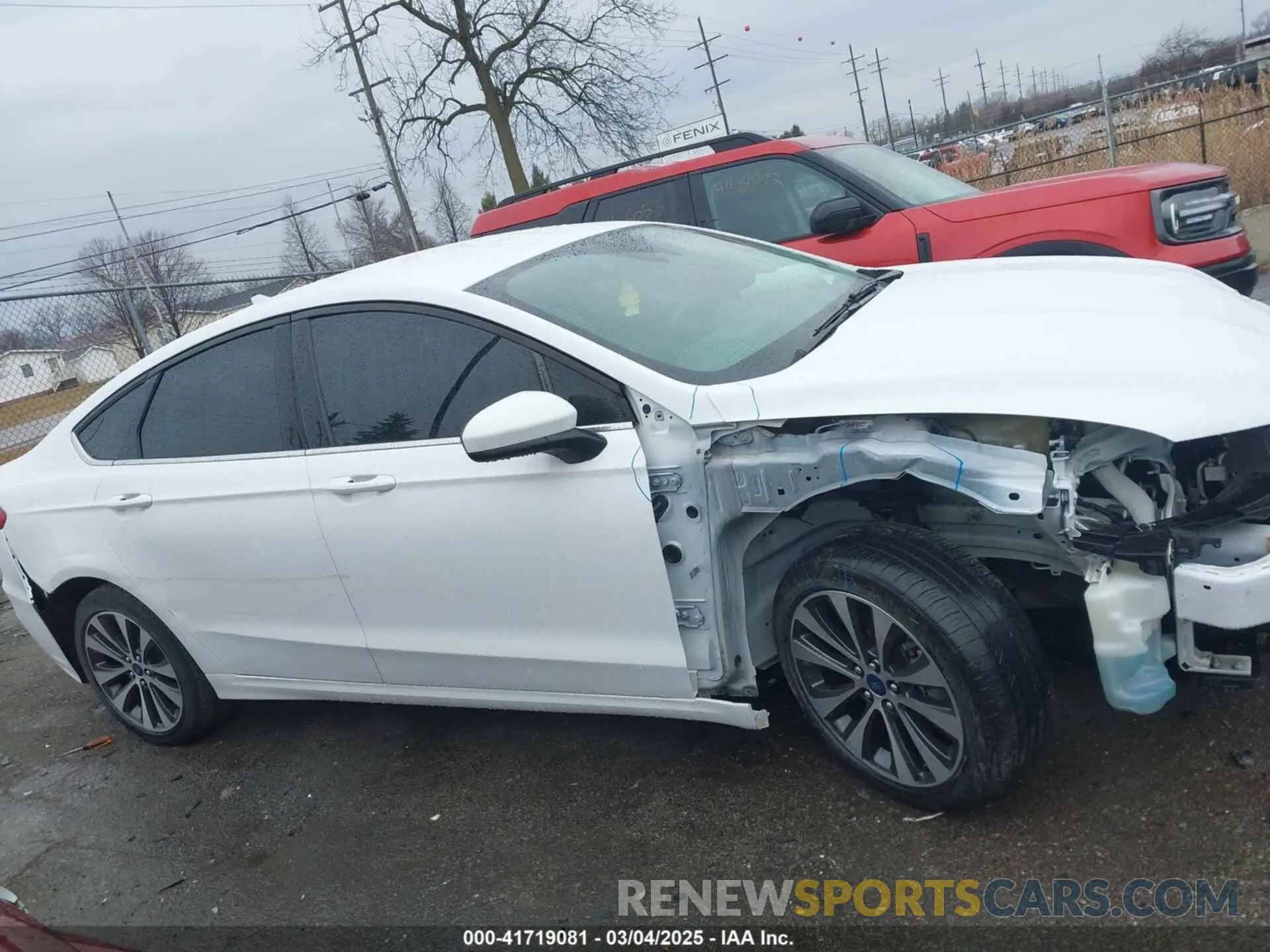 14 Photograph of a damaged car 3FA6P0T96LR263409 FORD FUSION 2020