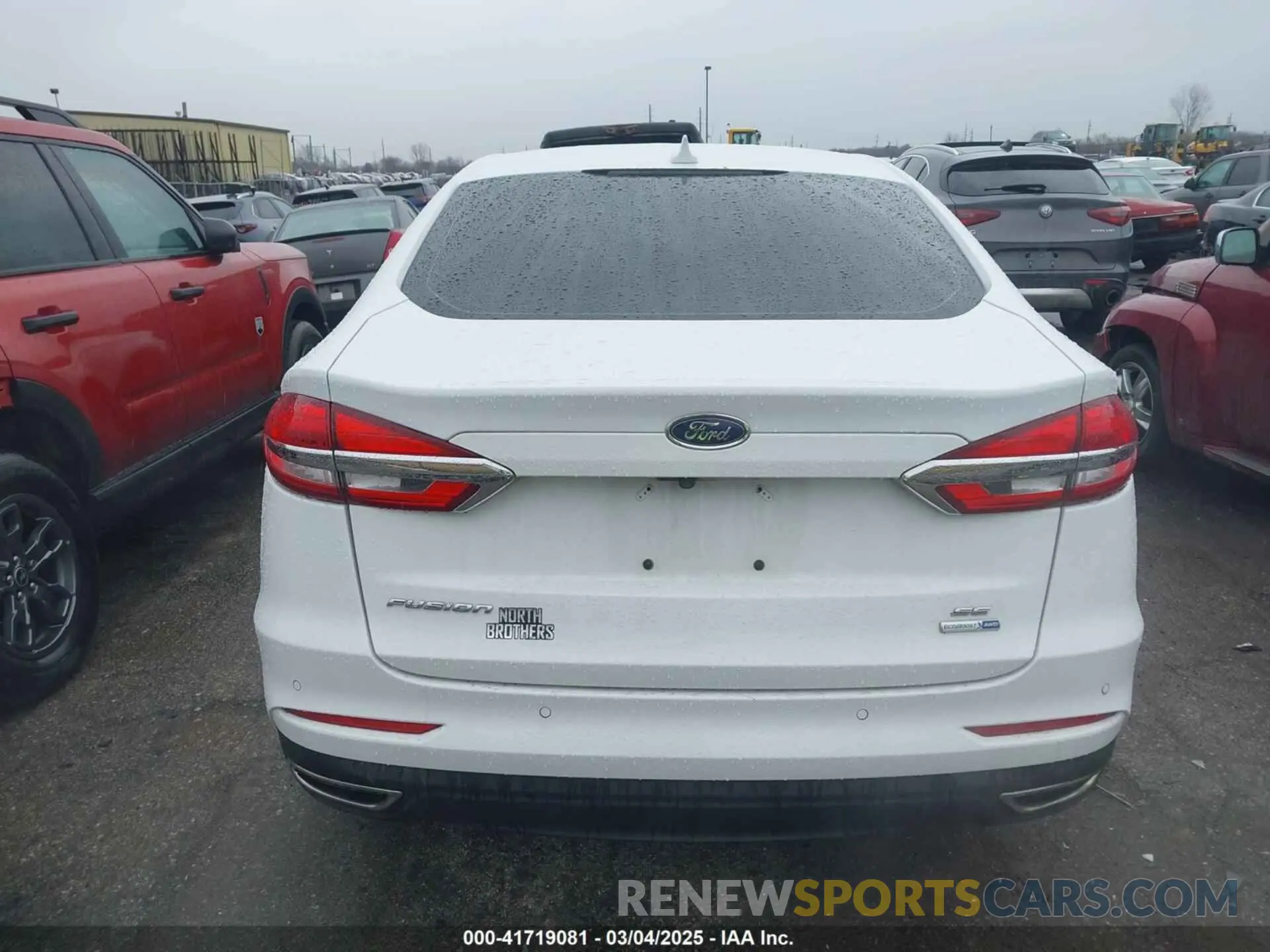 17 Photograph of a damaged car 3FA6P0T96LR263409 FORD FUSION 2020