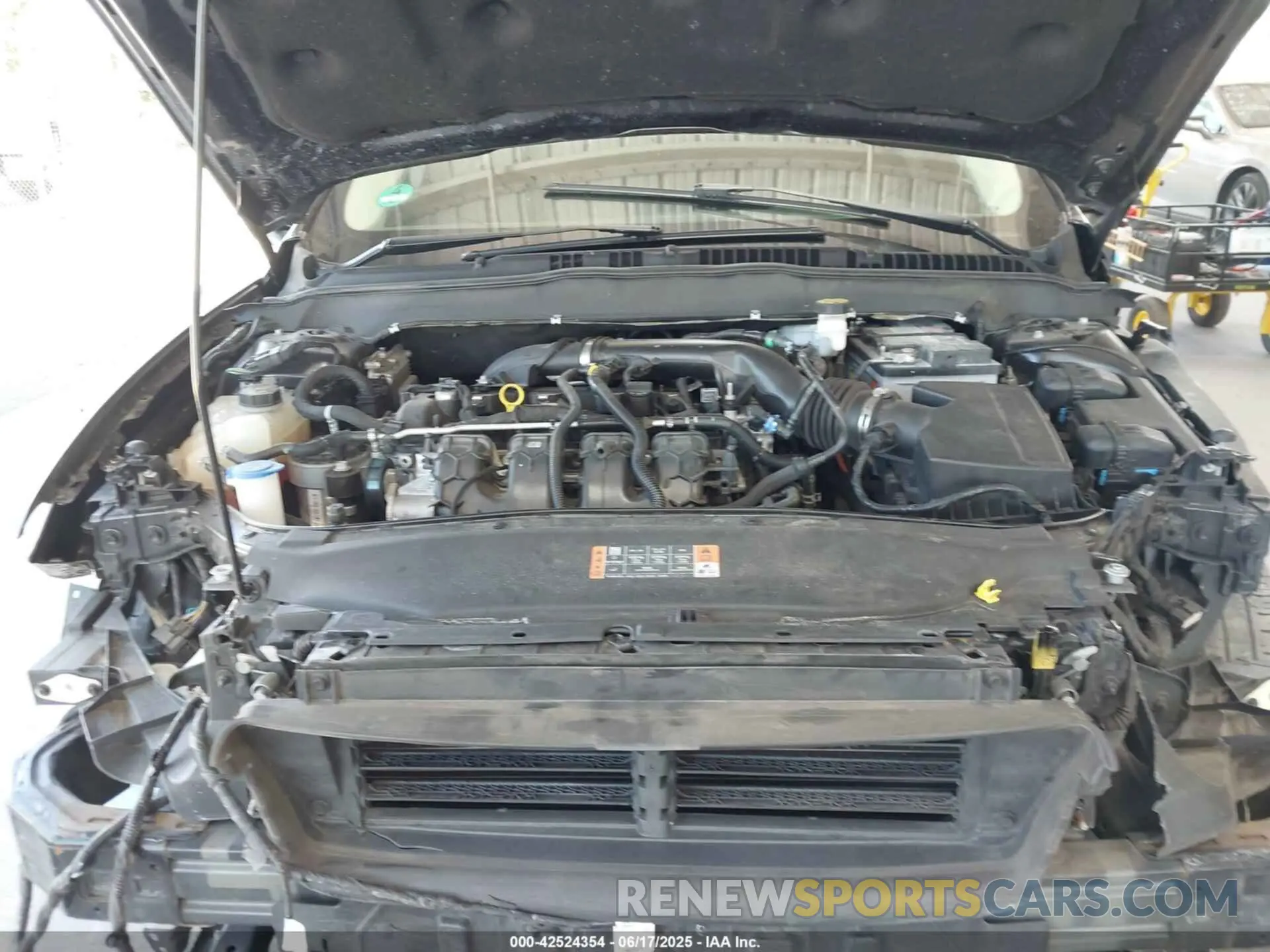 10 Photograph of a damaged car 3FA6P0T98LR150349 FORD FUSION 2020