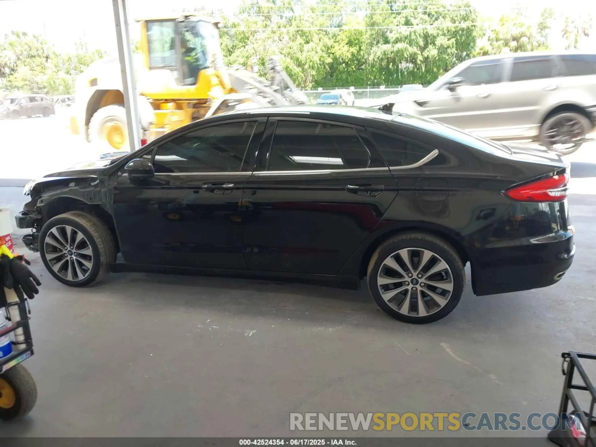 15 Photograph of a damaged car 3FA6P0T98LR150349 FORD FUSION 2020