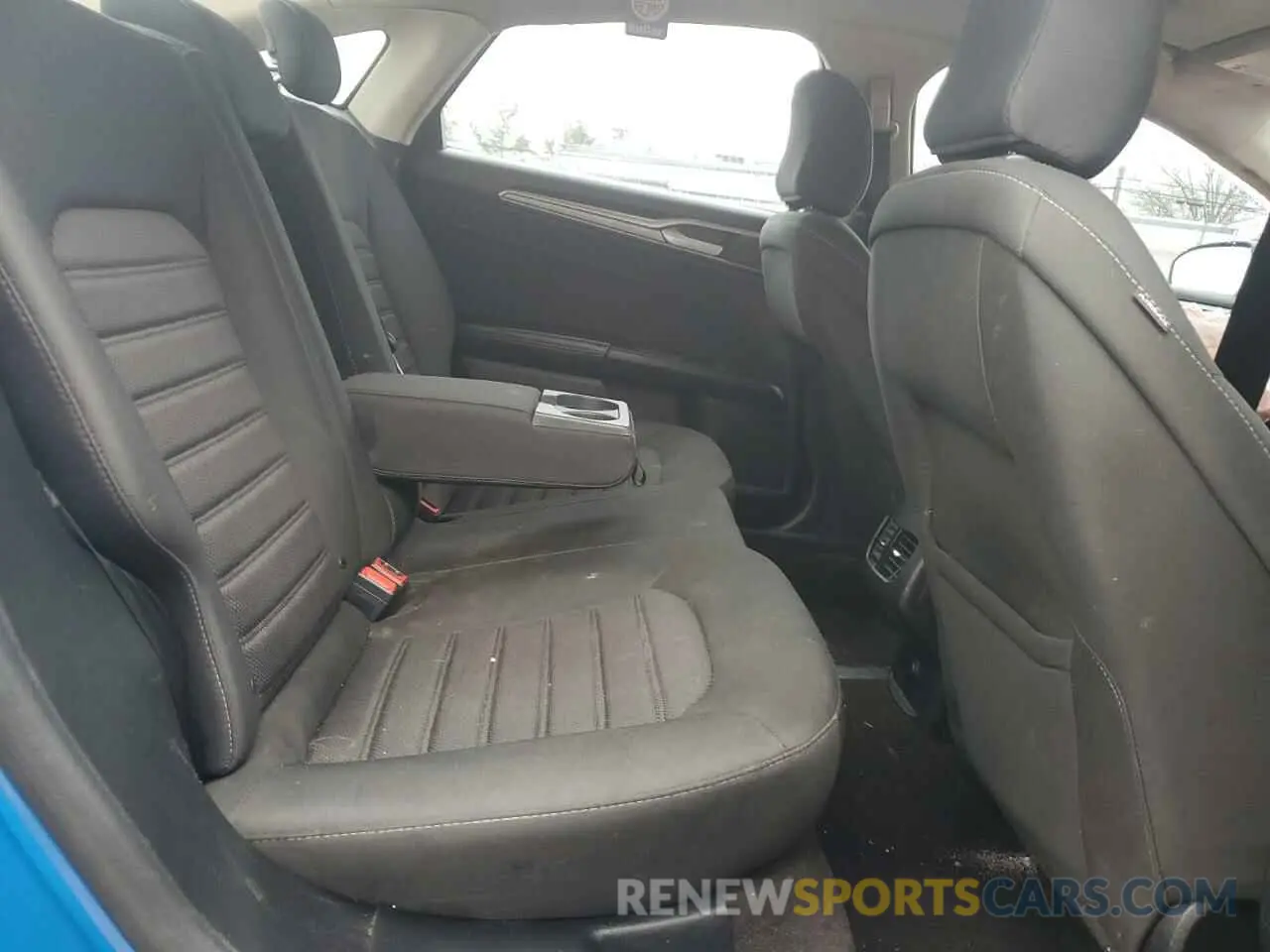 10 Photograph of a damaged car 3FA6P0T98LR190270 FORD FUSION 2020