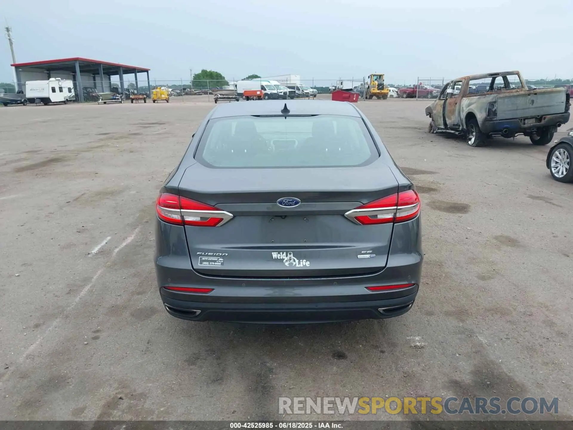 16 Photograph of a damaged car 3FA6P0T98LR190611 FORD FUSION 2020