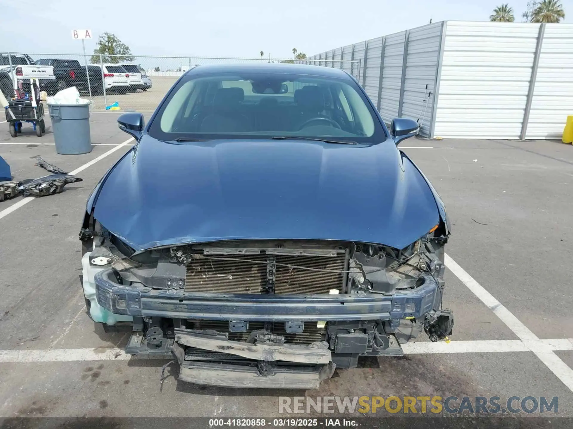 13 Photograph of a damaged car 3FA6P0SU1KR252340 FORD FUSION ENERGI 2019