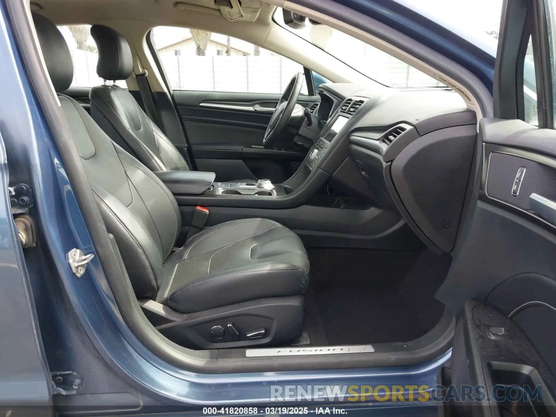 5 Photograph of a damaged car 3FA6P0SU1KR252340 FORD FUSION ENERGI 2019