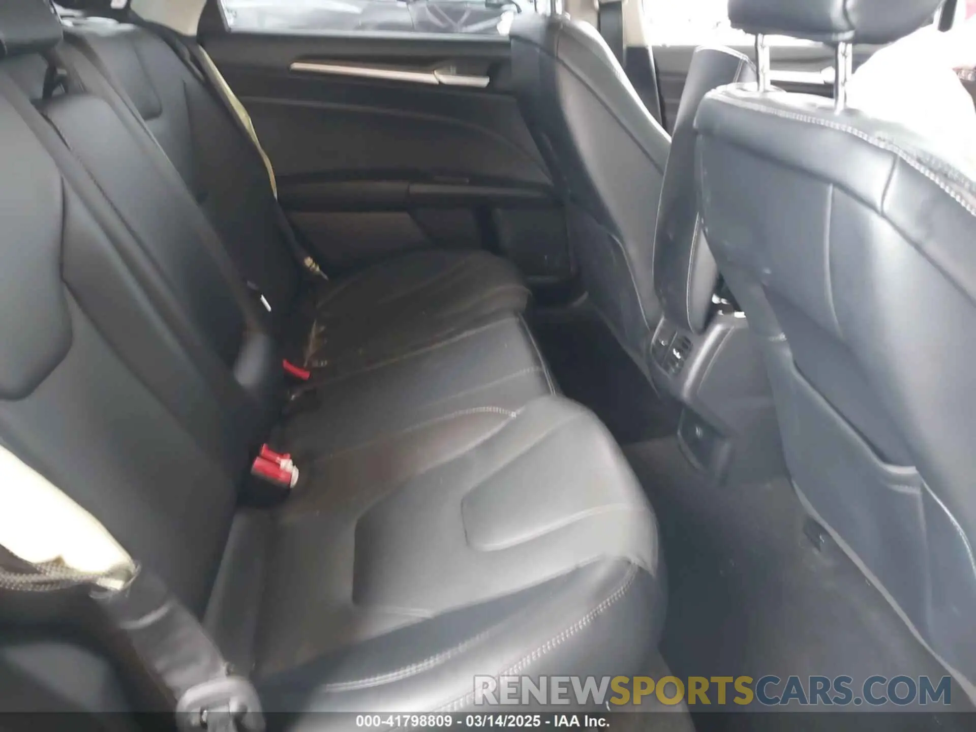 8 Photograph of a damaged car 3FA6P0SU3KR251786 FORD FUSION ENERGI 2019