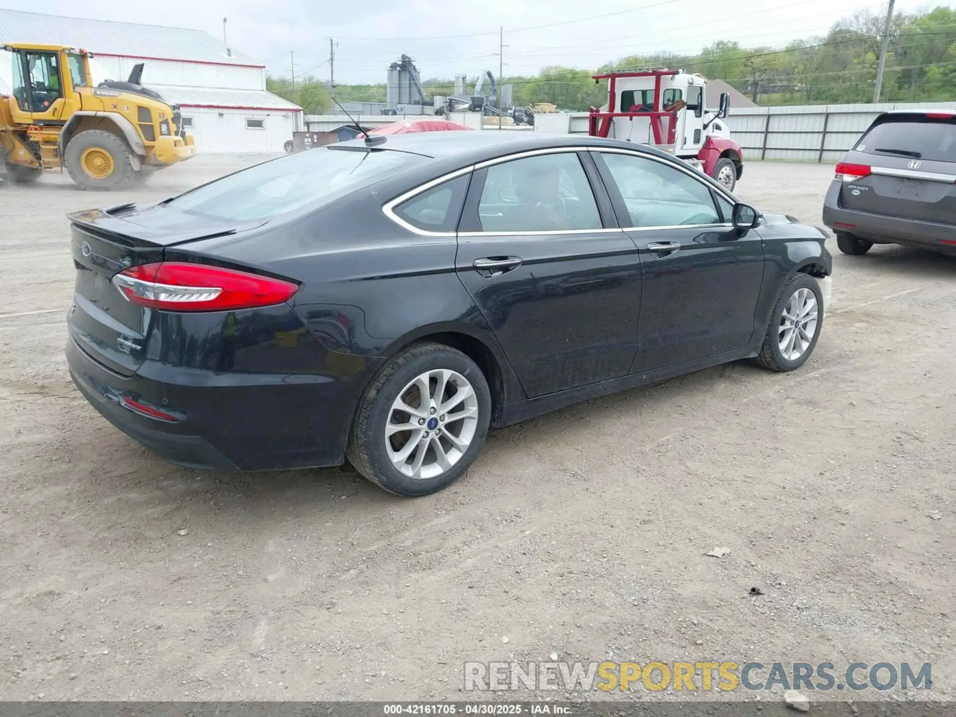 4 Photograph of a damaged car 3FA6P0SU3KR284979 FORD FUSION ENERGI 2019