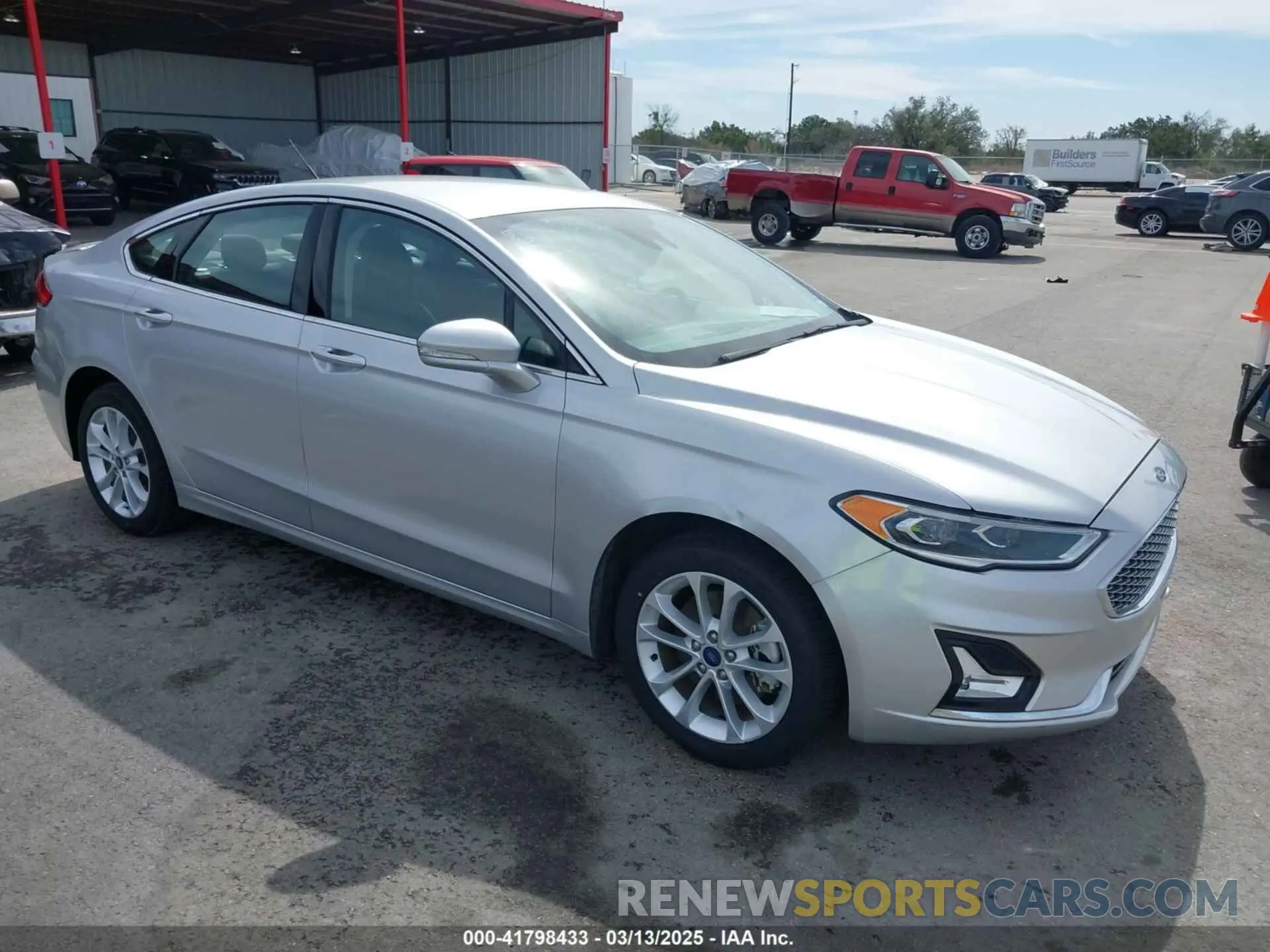 1 Фотография поврежденного автомобиля 3FA6P0SU5KR228638 FORD FUSION ENERGI 2019