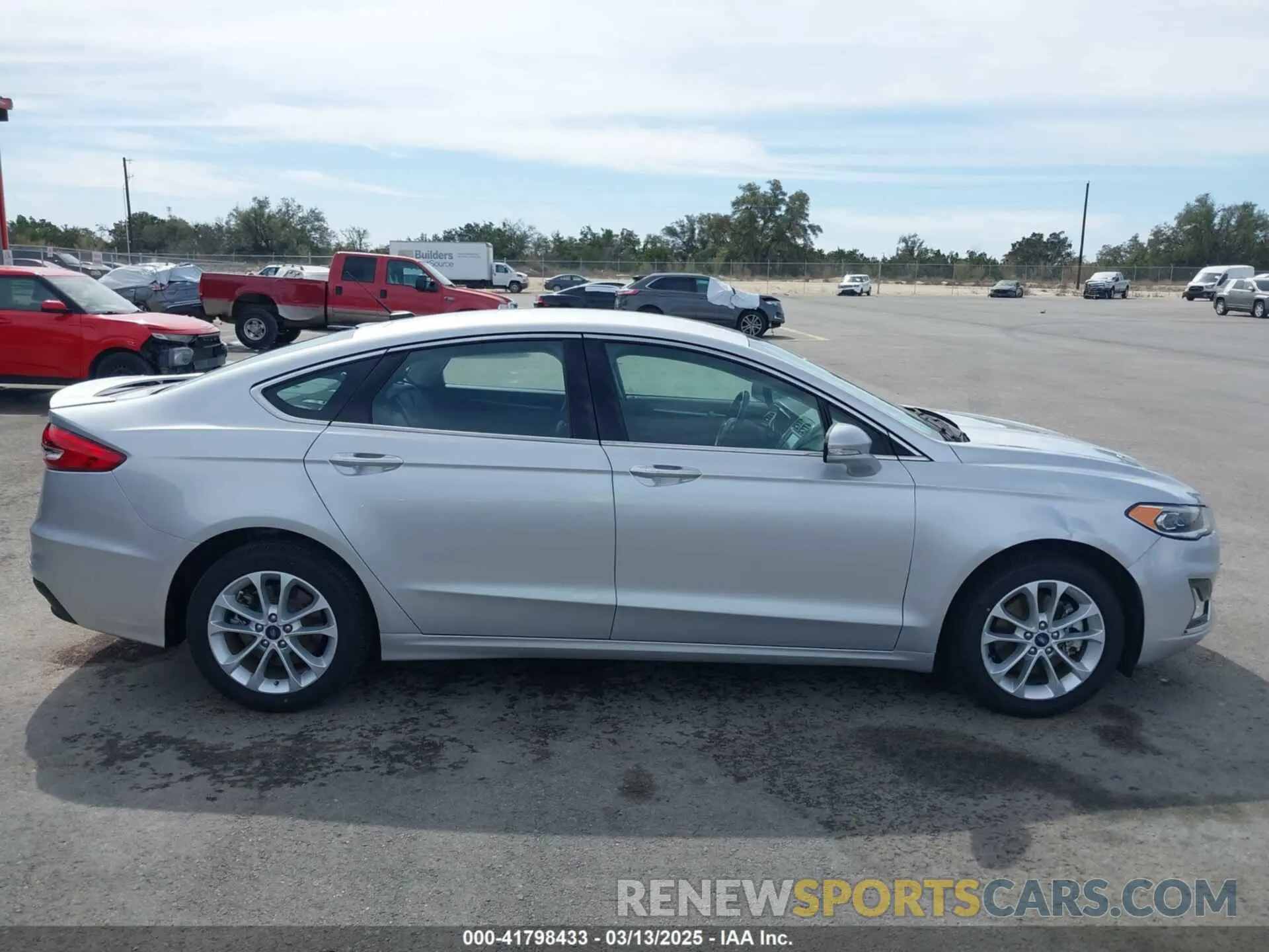 13 Фотография поврежденного автомобиля 3FA6P0SU5KR228638 FORD FUSION ENERGI 2019