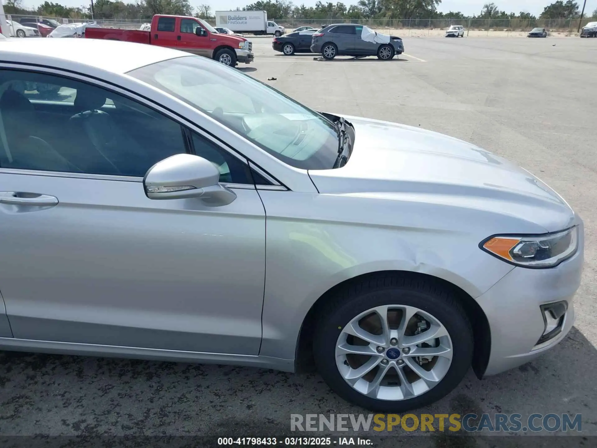 17 Фотография поврежденного автомобиля 3FA6P0SU5KR228638 FORD FUSION ENERGI 2019