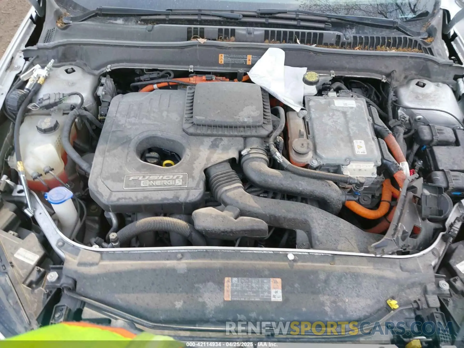 10 Photograph of a damaged car 3FA6P0SU8KR212370 FORD FUSION ENERGI 2019