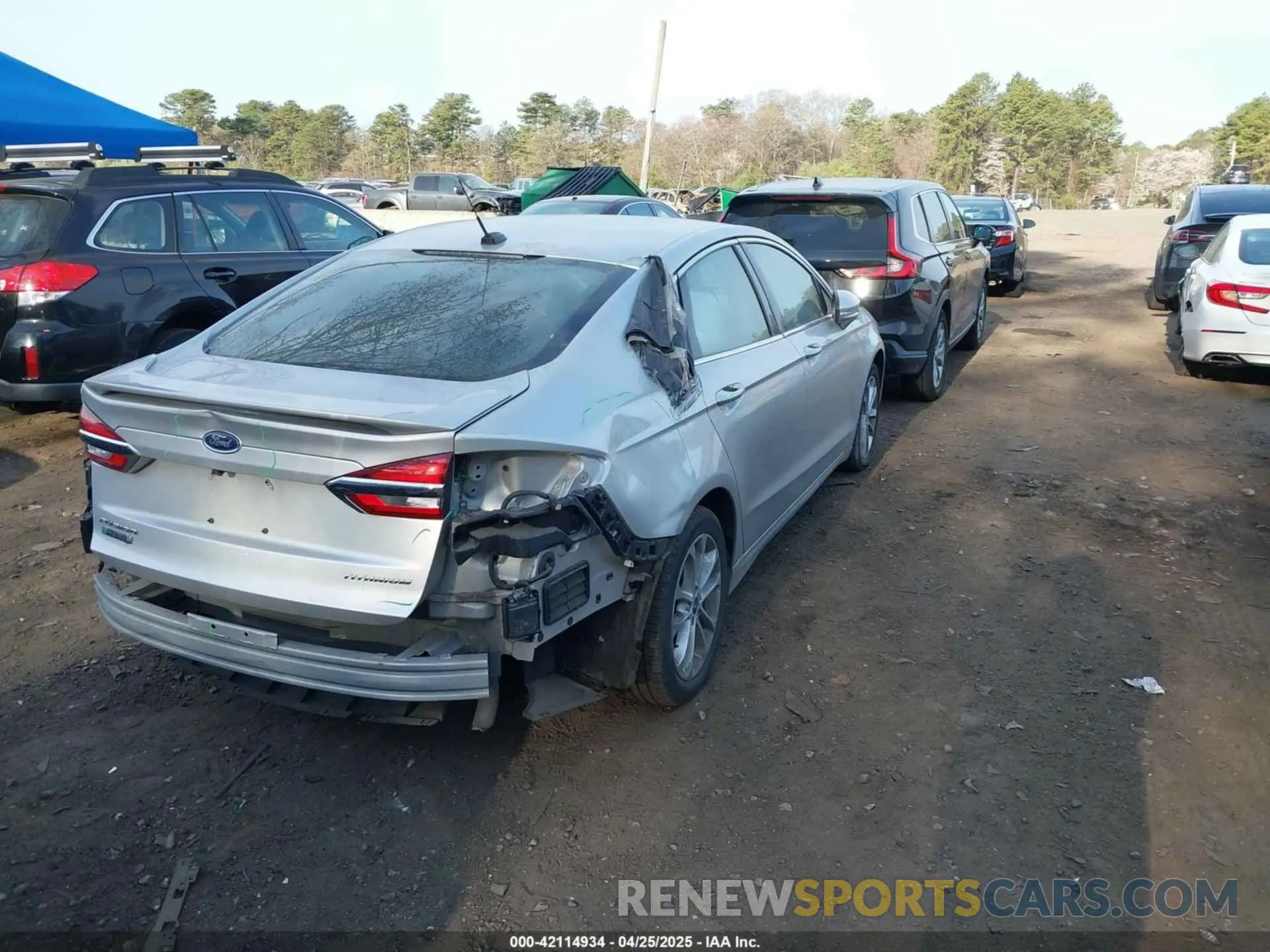 4 Photograph of a damaged car 3FA6P0SU8KR212370 FORD FUSION ENERGI 2019