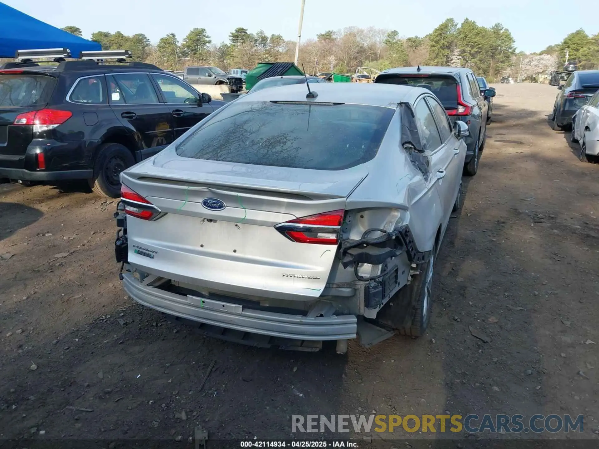 6 Photograph of a damaged car 3FA6P0SU8KR212370 FORD FUSION ENERGI 2019