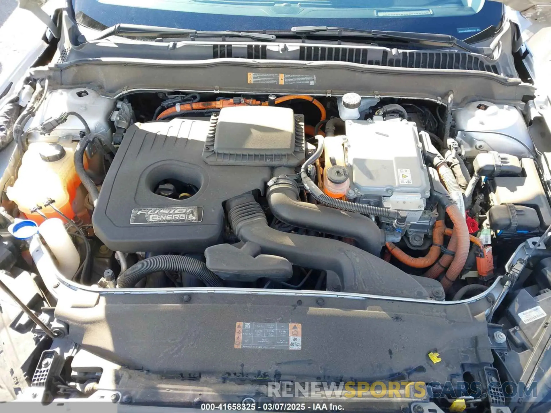 10 Photograph of a damaged car 3FA6P0SU8KR216158 FORD FUSION ENERGI 2019