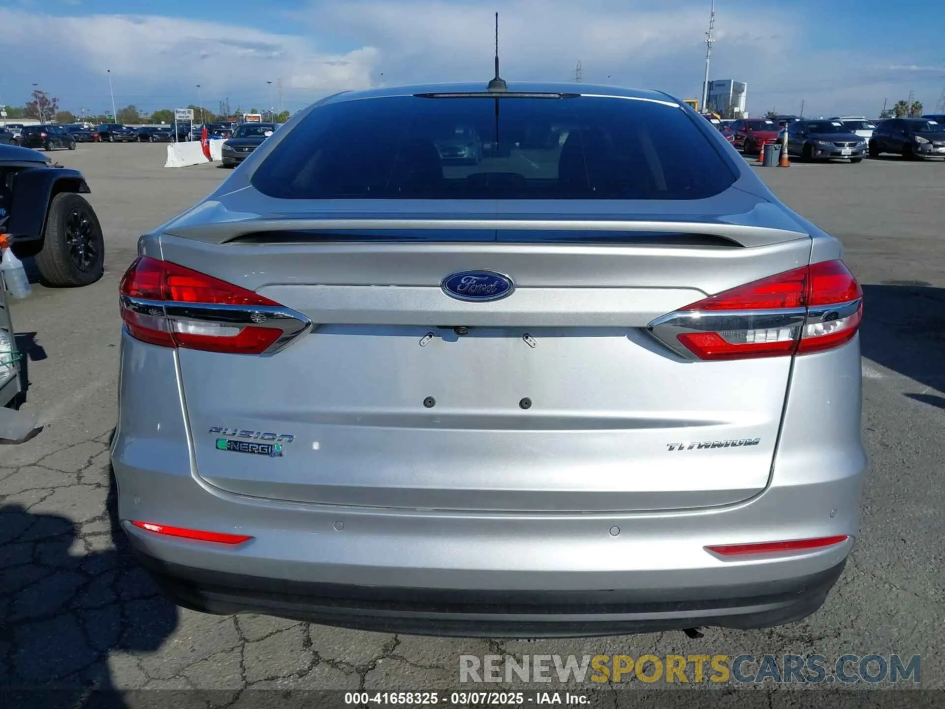 16 Photograph of a damaged car 3FA6P0SU8KR216158 FORD FUSION ENERGI 2019