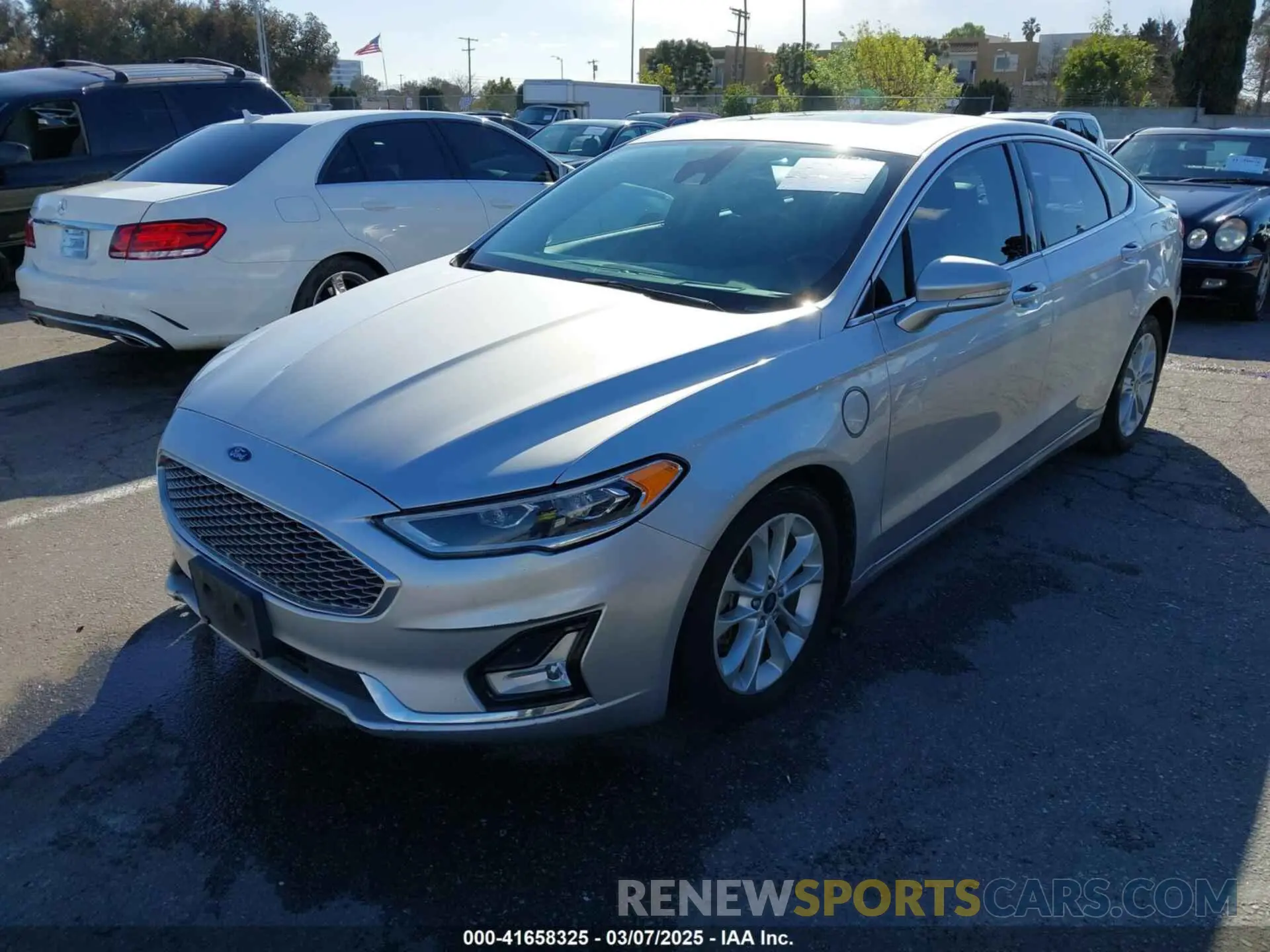 2 Photograph of a damaged car 3FA6P0SU8KR216158 FORD FUSION ENERGI 2019