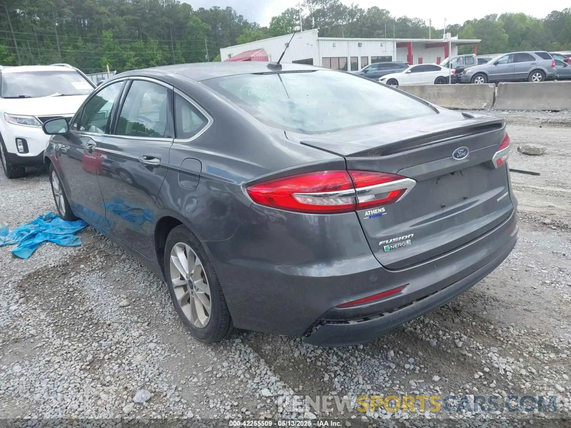 3 Фотография поврежденного автомобиля 3FA6P0SU9KR126985 FORD FUSION ENERGI 2019
