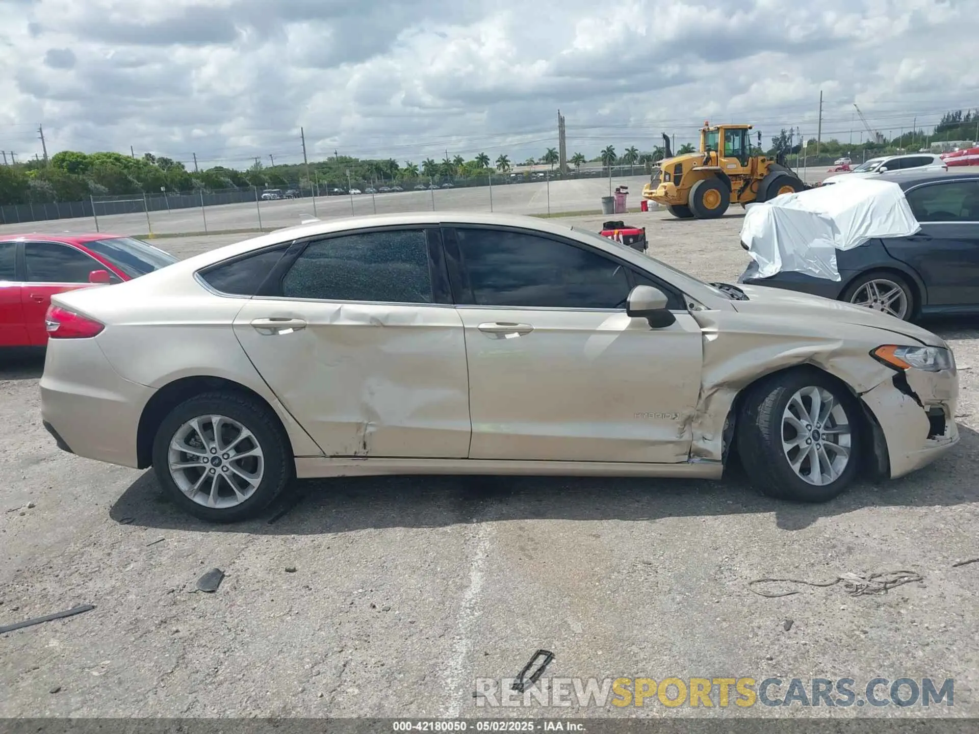 13 Photograph of a damaged car 3FA6P0LU0KR155046 FORD FUSION HYBRID 2019