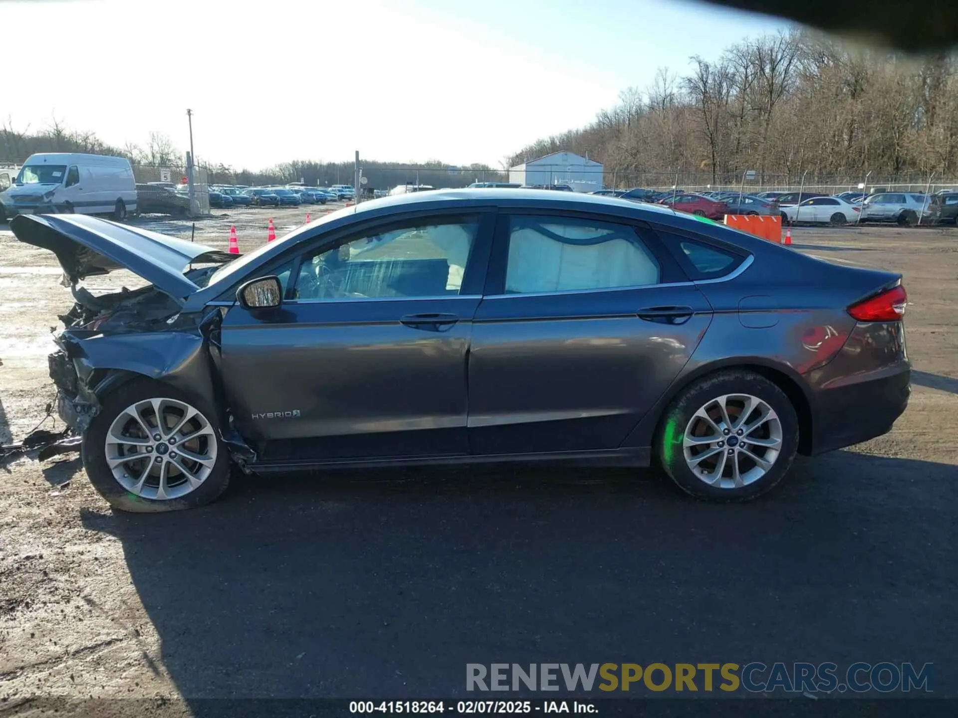 13 Фотография поврежденного автомобиля 3FA6P0LU0KR162935 FORD FUSION HYBRID 2019