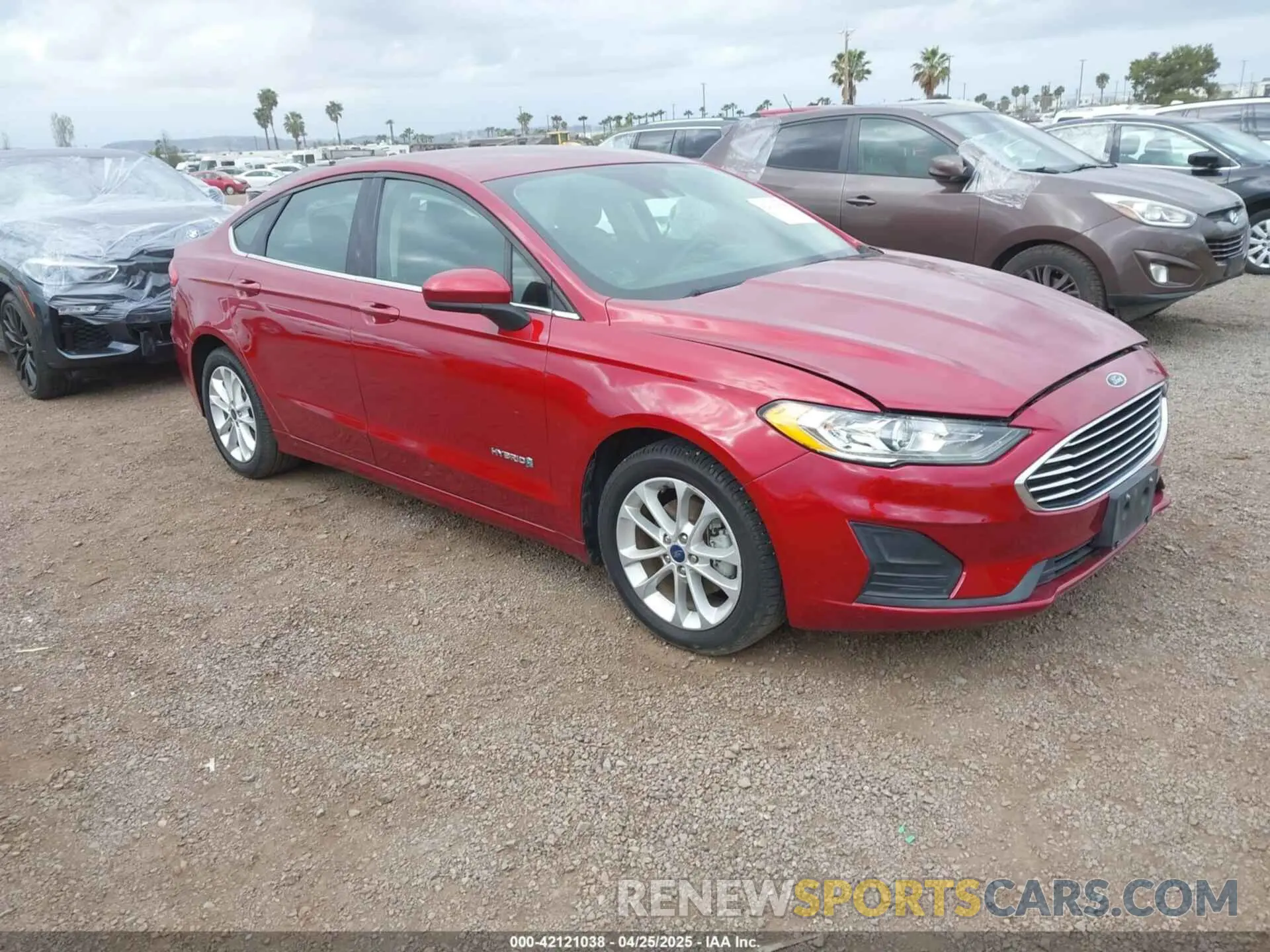 1 Фотография поврежденного автомобиля 3FA6P0LU0KR200678 FORD FUSION HYBRID 2019