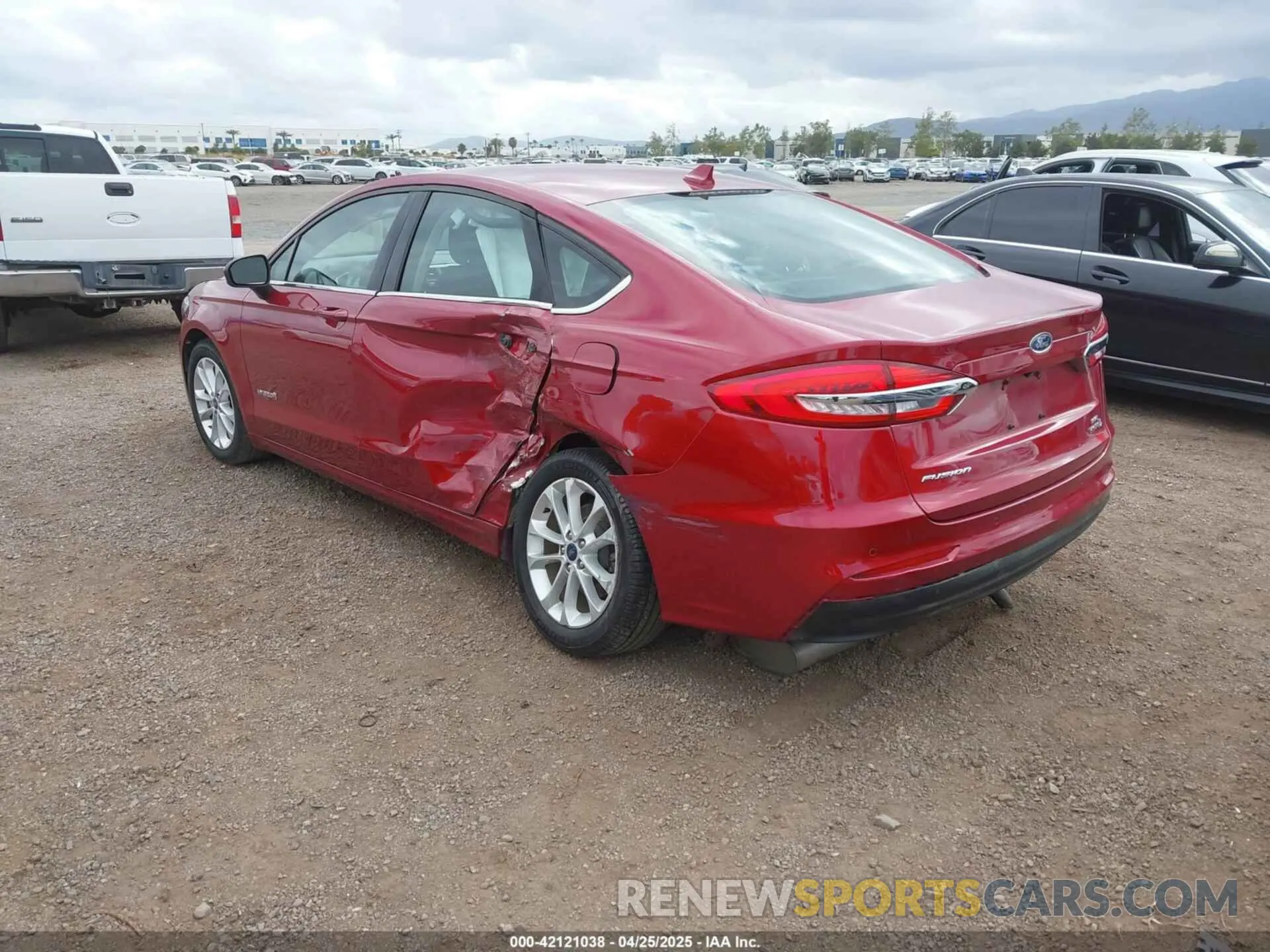3 Фотография поврежденного автомобиля 3FA6P0LU0KR200678 FORD FUSION HYBRID 2019