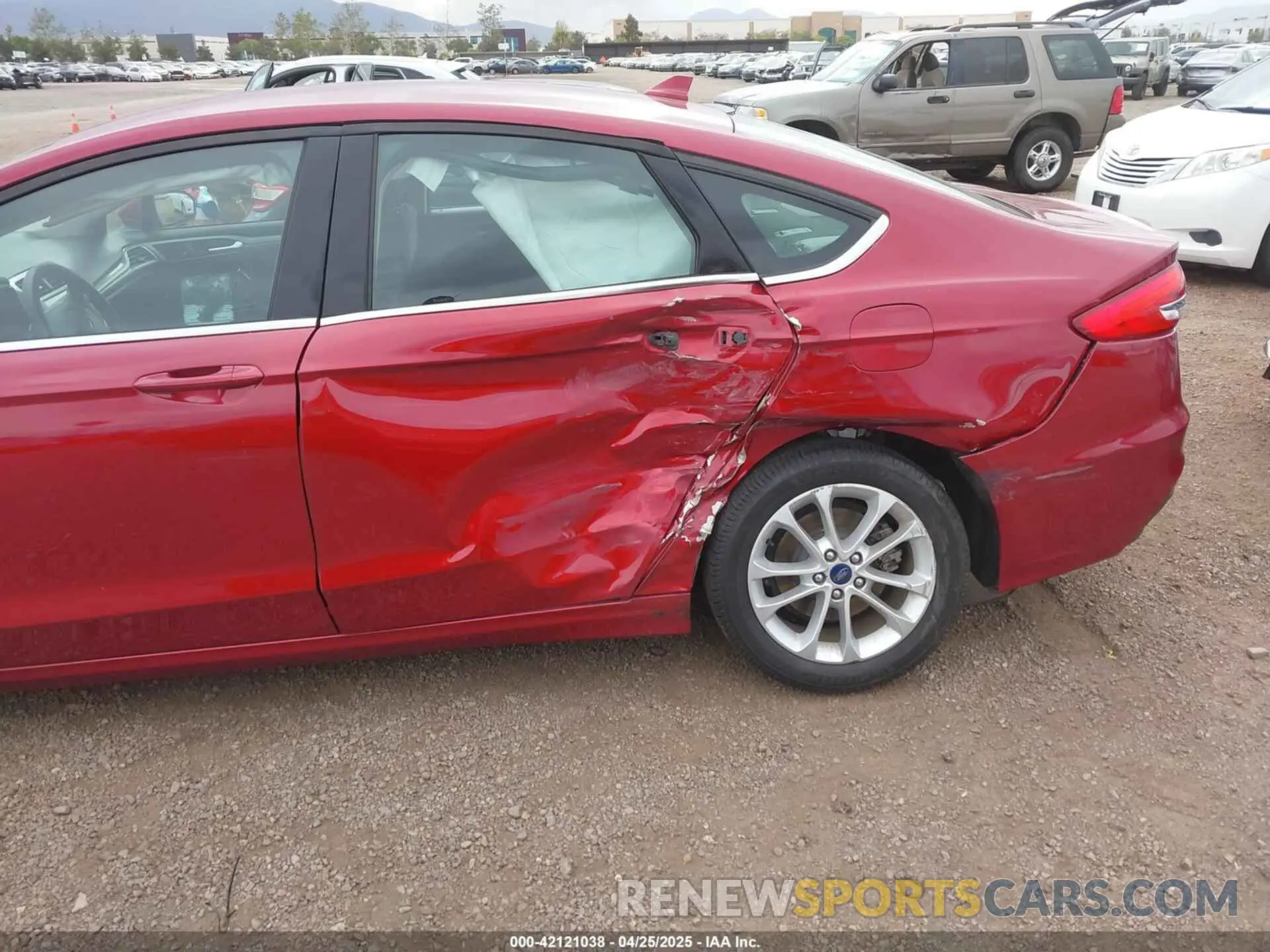 6 Фотография поврежденного автомобиля 3FA6P0LU0KR200678 FORD FUSION HYBRID 2019
