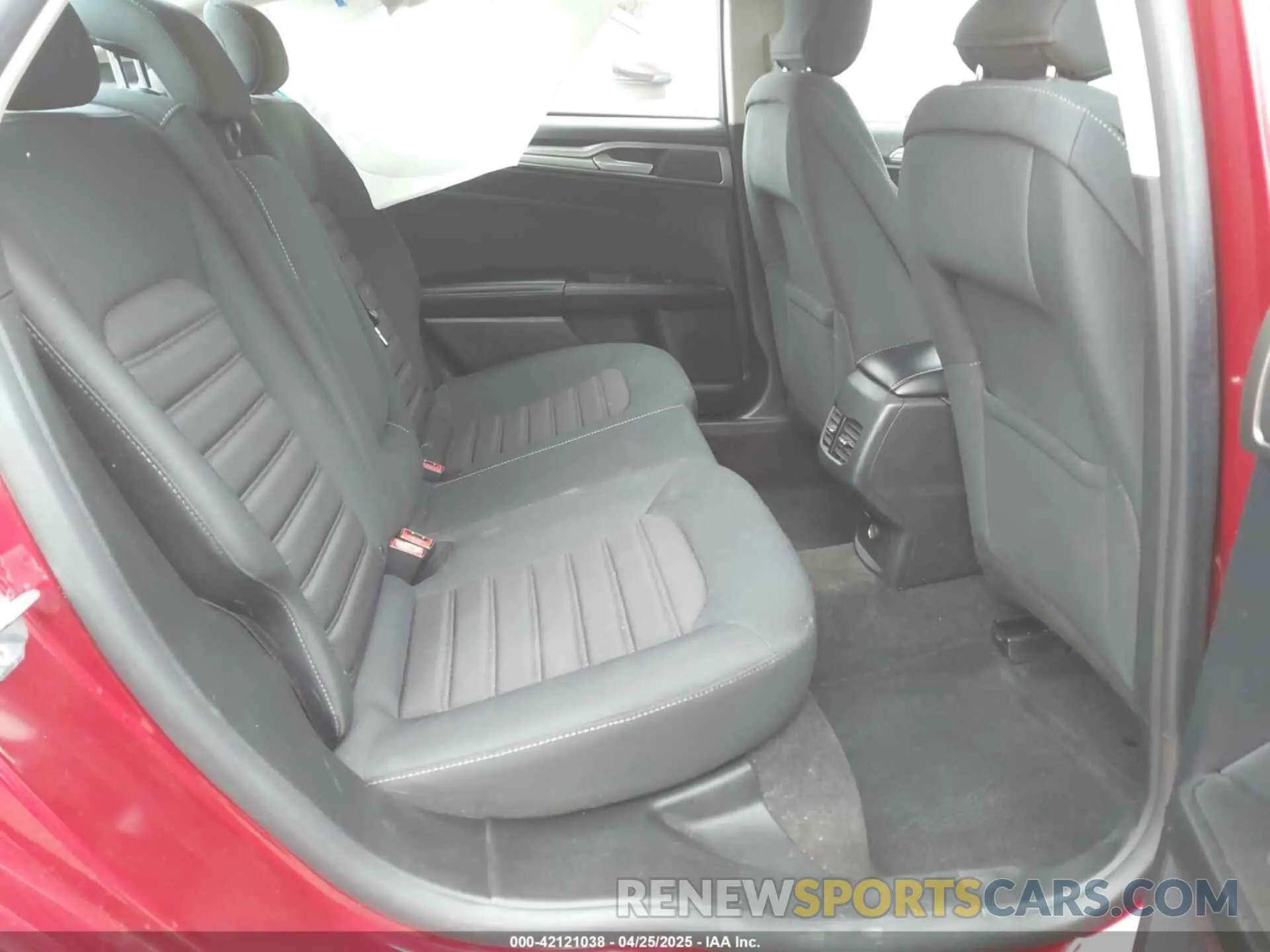 8 Фотография поврежденного автомобиля 3FA6P0LU0KR200678 FORD FUSION HYBRID 2019