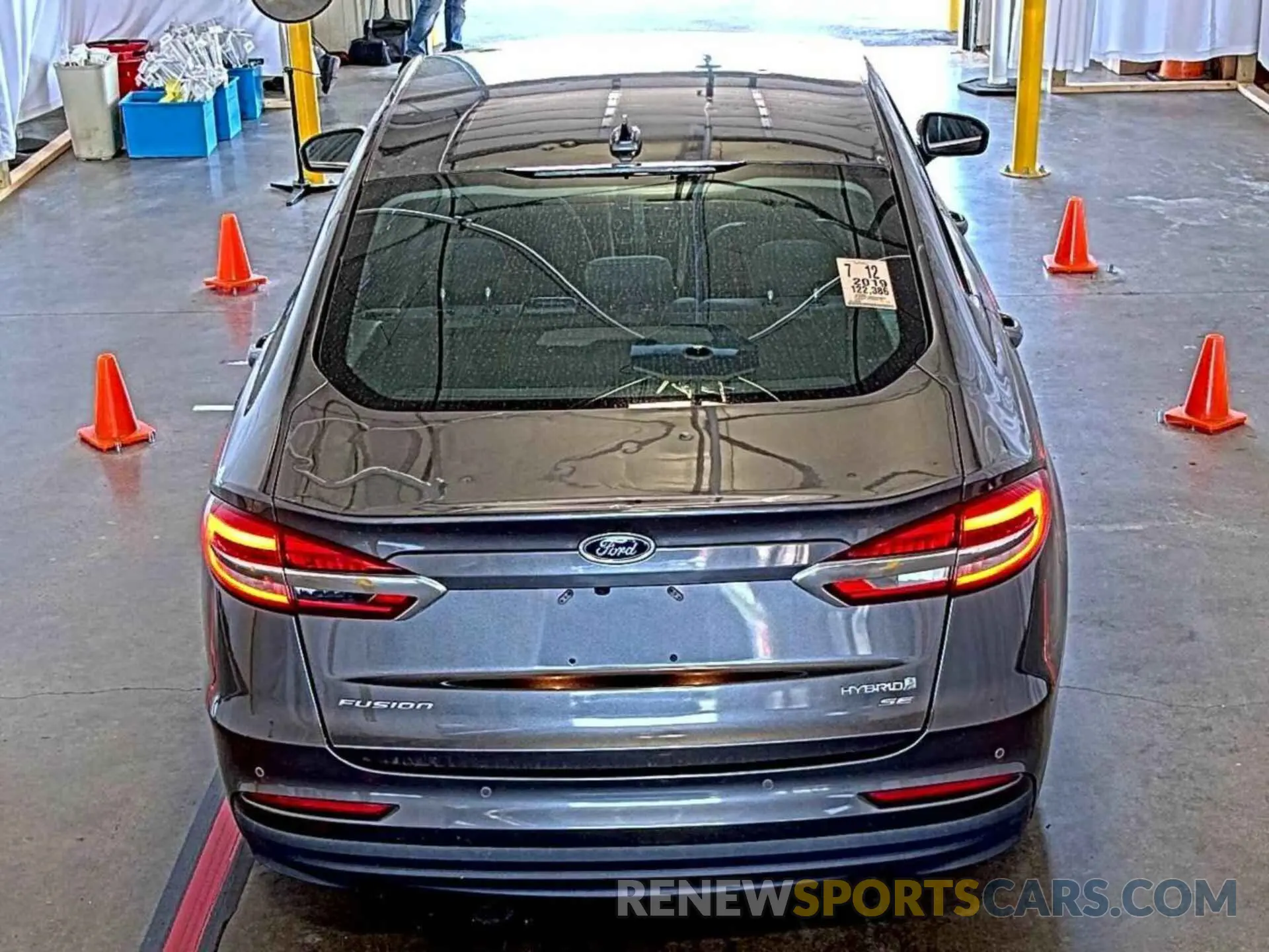 32 Фотография поврежденного автомобиля 3FA6P0LU0KR255633 FORD FUSION HYBRID 2019