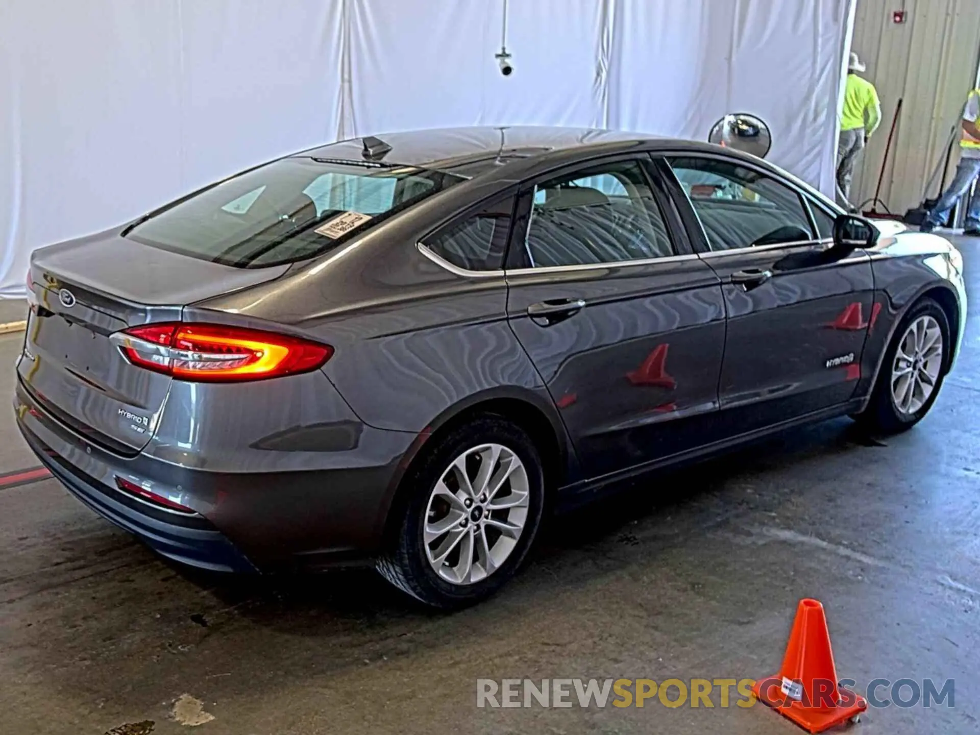 5 Фотография поврежденного автомобиля 3FA6P0LU0KR255633 FORD FUSION HYBRID 2019