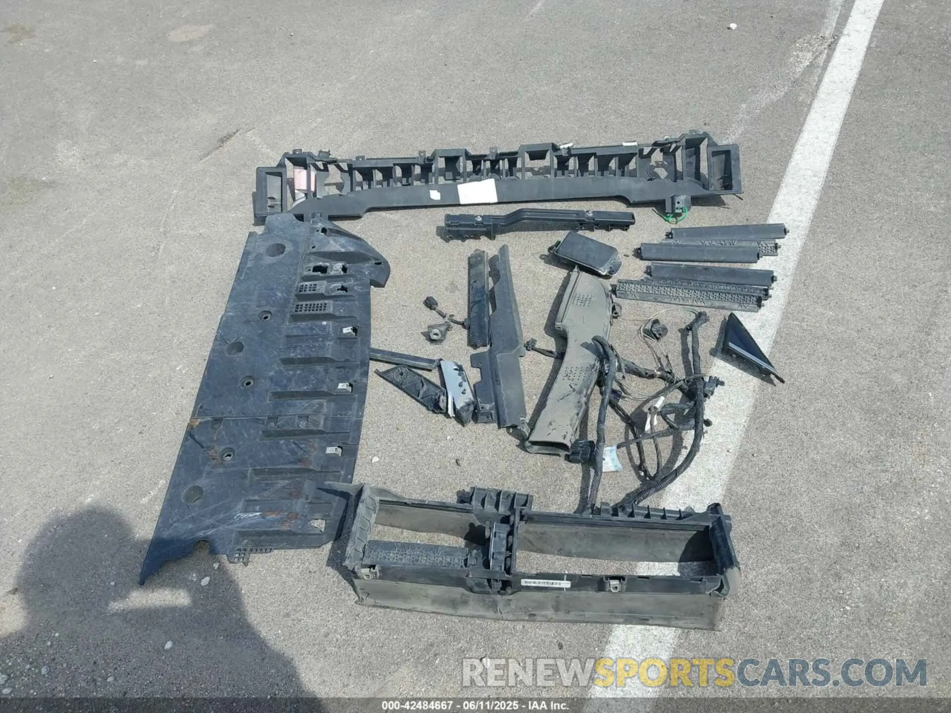 12 Photograph of a damaged car 3FA6P0LU0KR257687 FORD FUSION HYBRID 2019