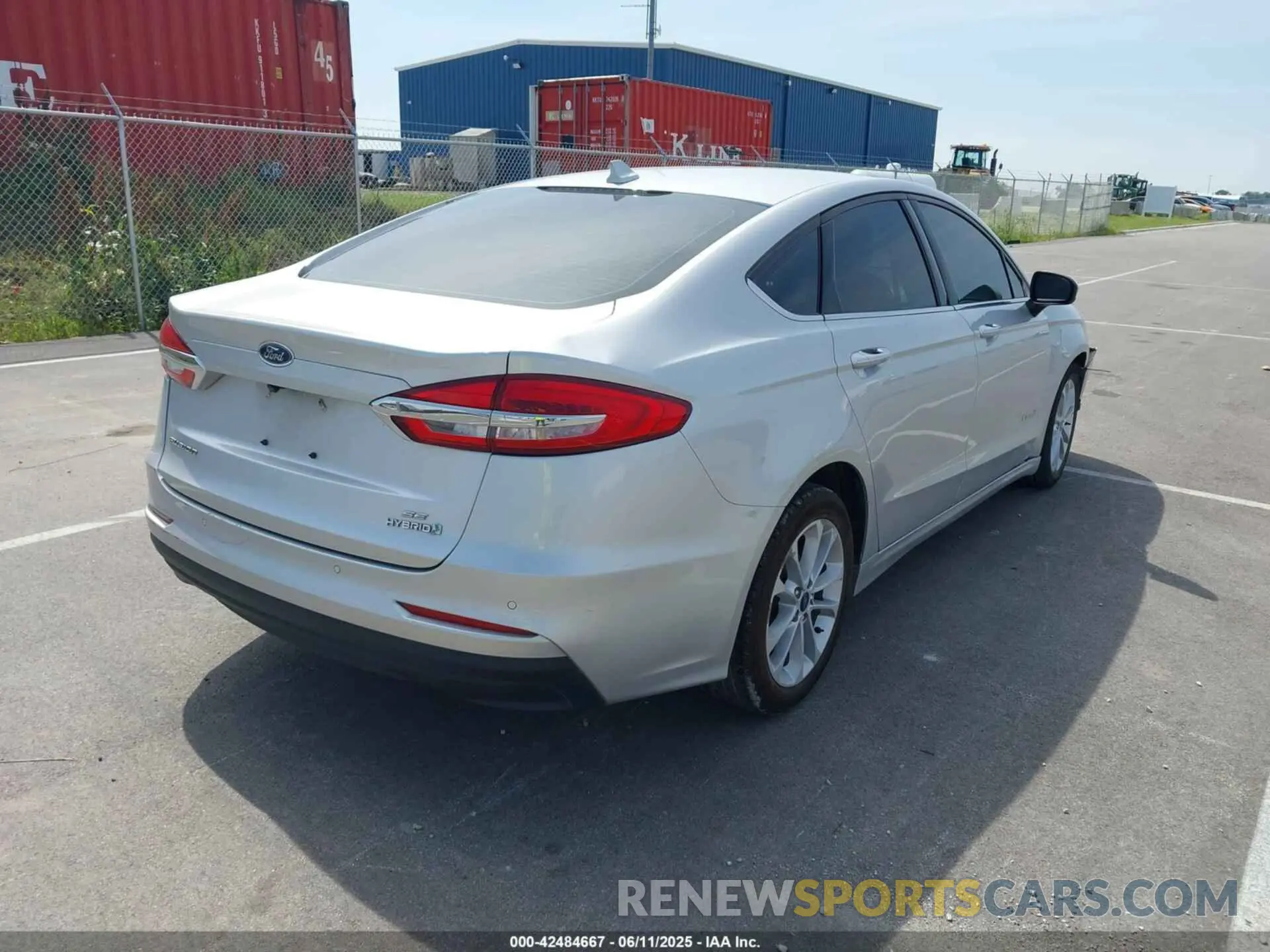 4 Photograph of a damaged car 3FA6P0LU0KR257687 FORD FUSION HYBRID 2019