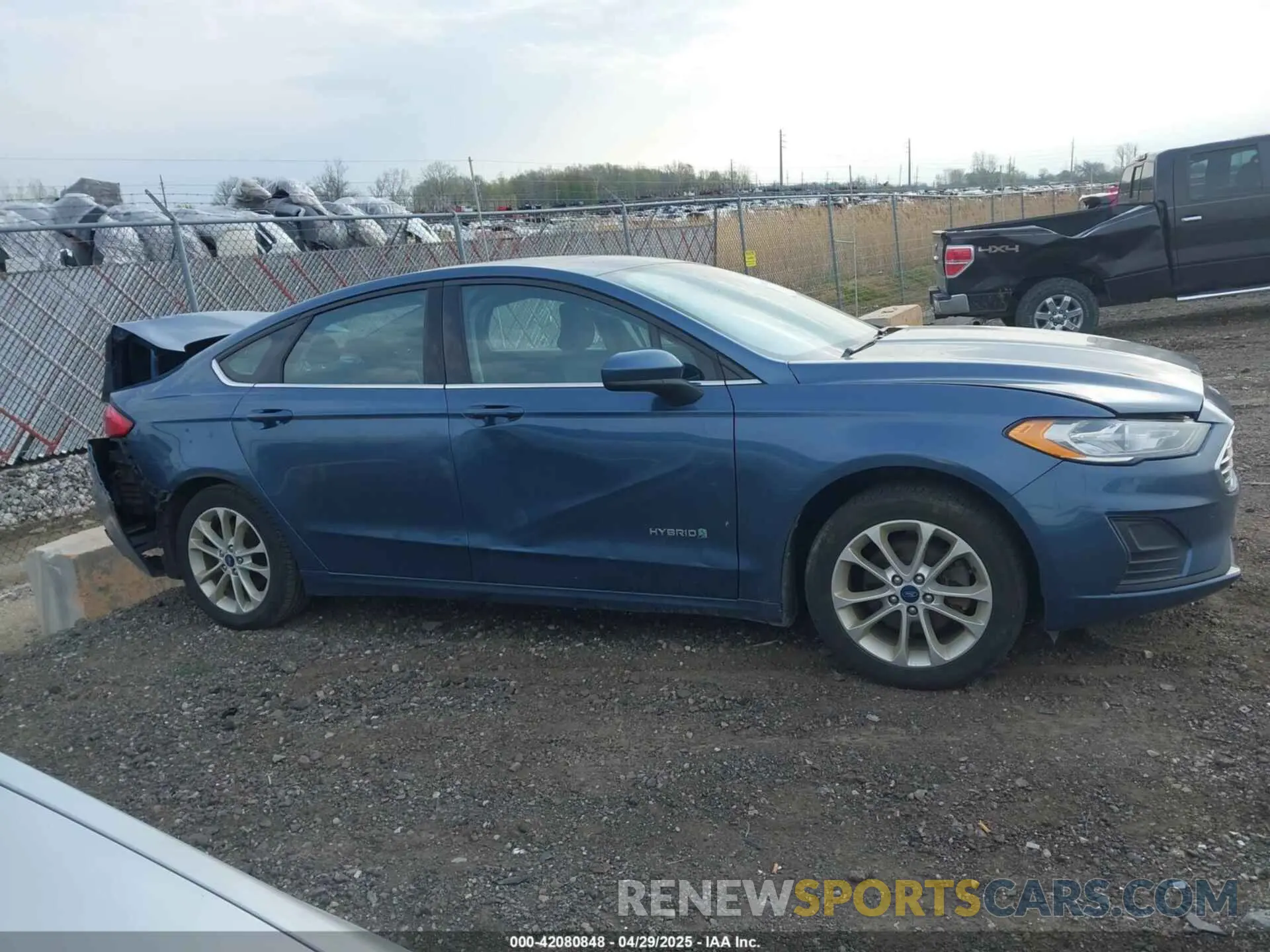 13 Photograph of a damaged car 3FA6P0LU1KR108172 FORD FUSION HYBRID 2019