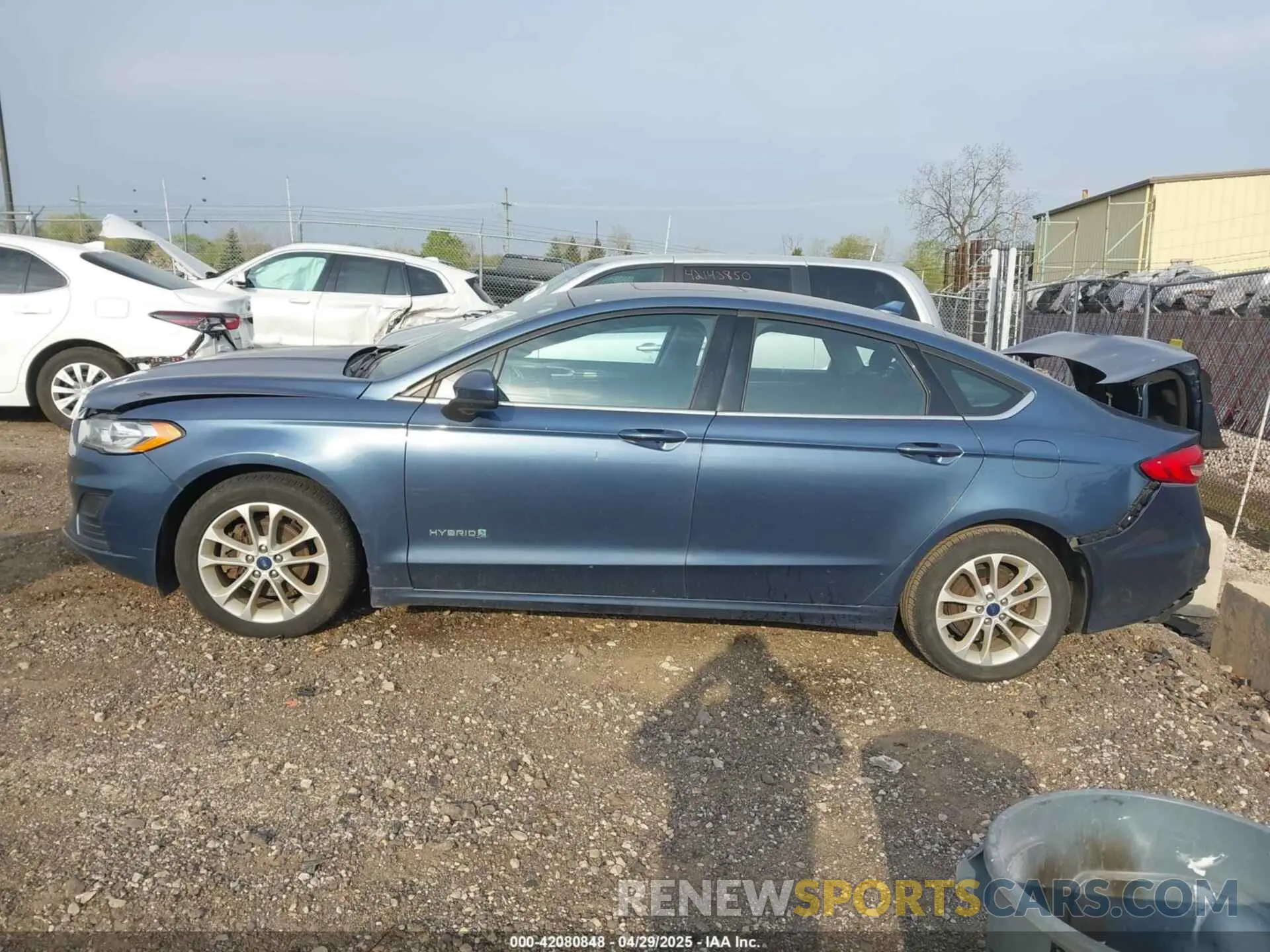 14 Photograph of a damaged car 3FA6P0LU1KR108172 FORD FUSION HYBRID 2019