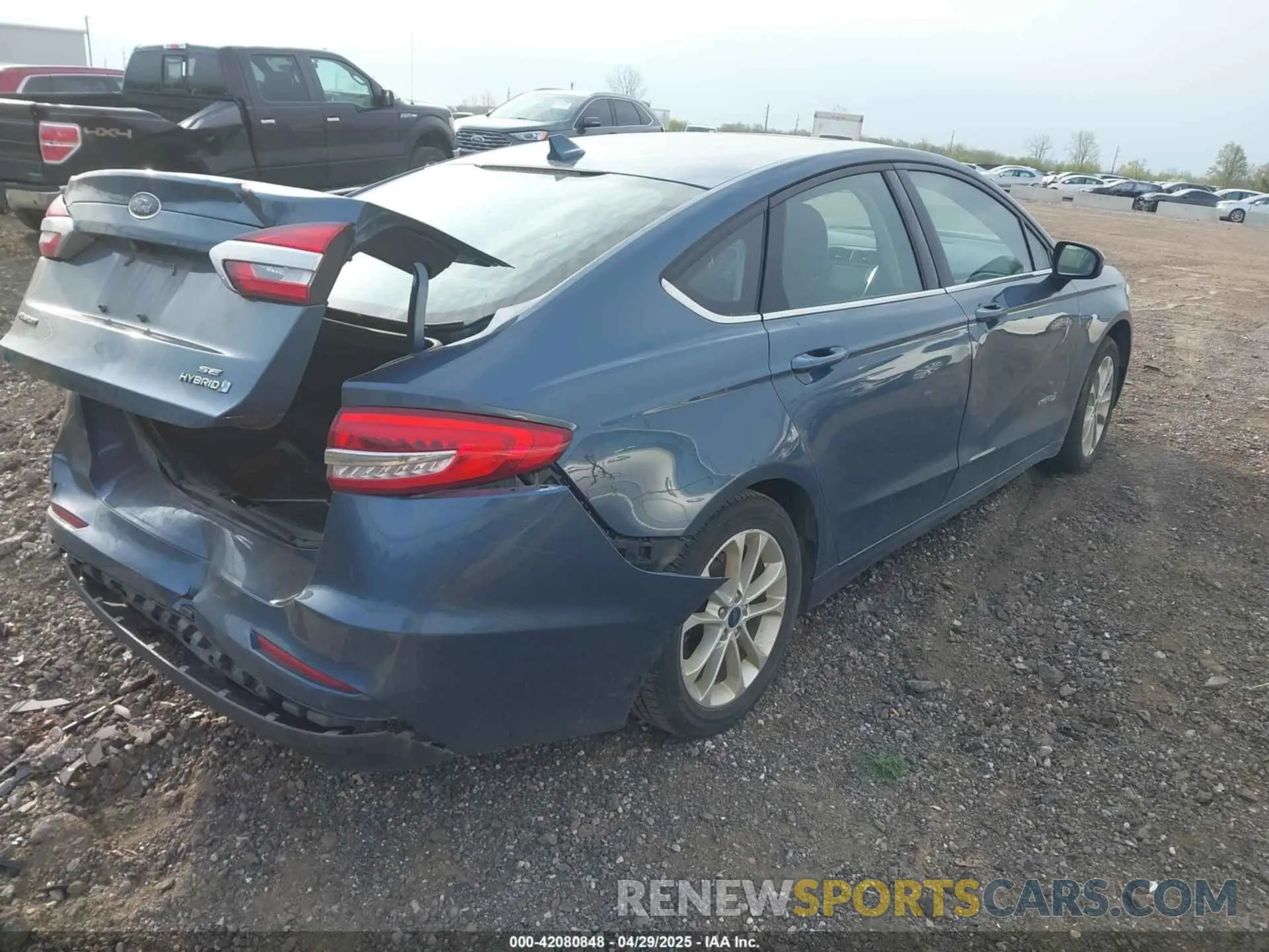 4 Photograph of a damaged car 3FA6P0LU1KR108172 FORD FUSION HYBRID 2019