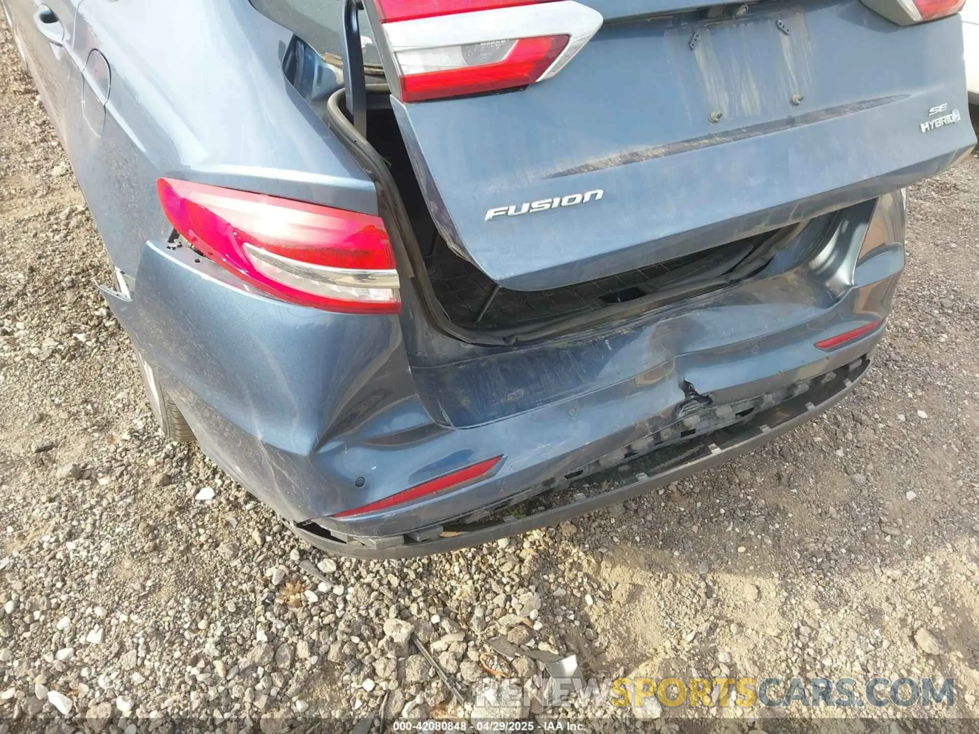 6 Photograph of a damaged car 3FA6P0LU1KR108172 FORD FUSION HYBRID 2019