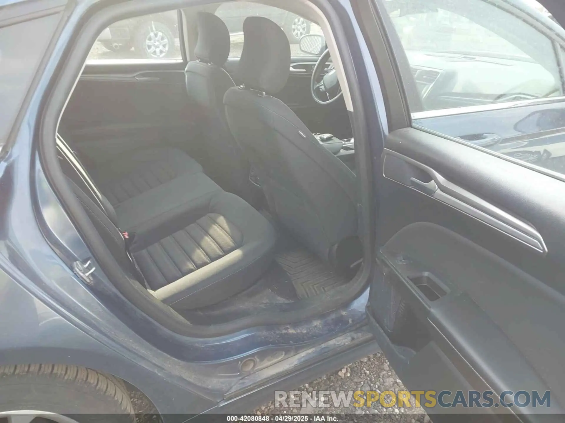 8 Photograph of a damaged car 3FA6P0LU1KR108172 FORD FUSION HYBRID 2019