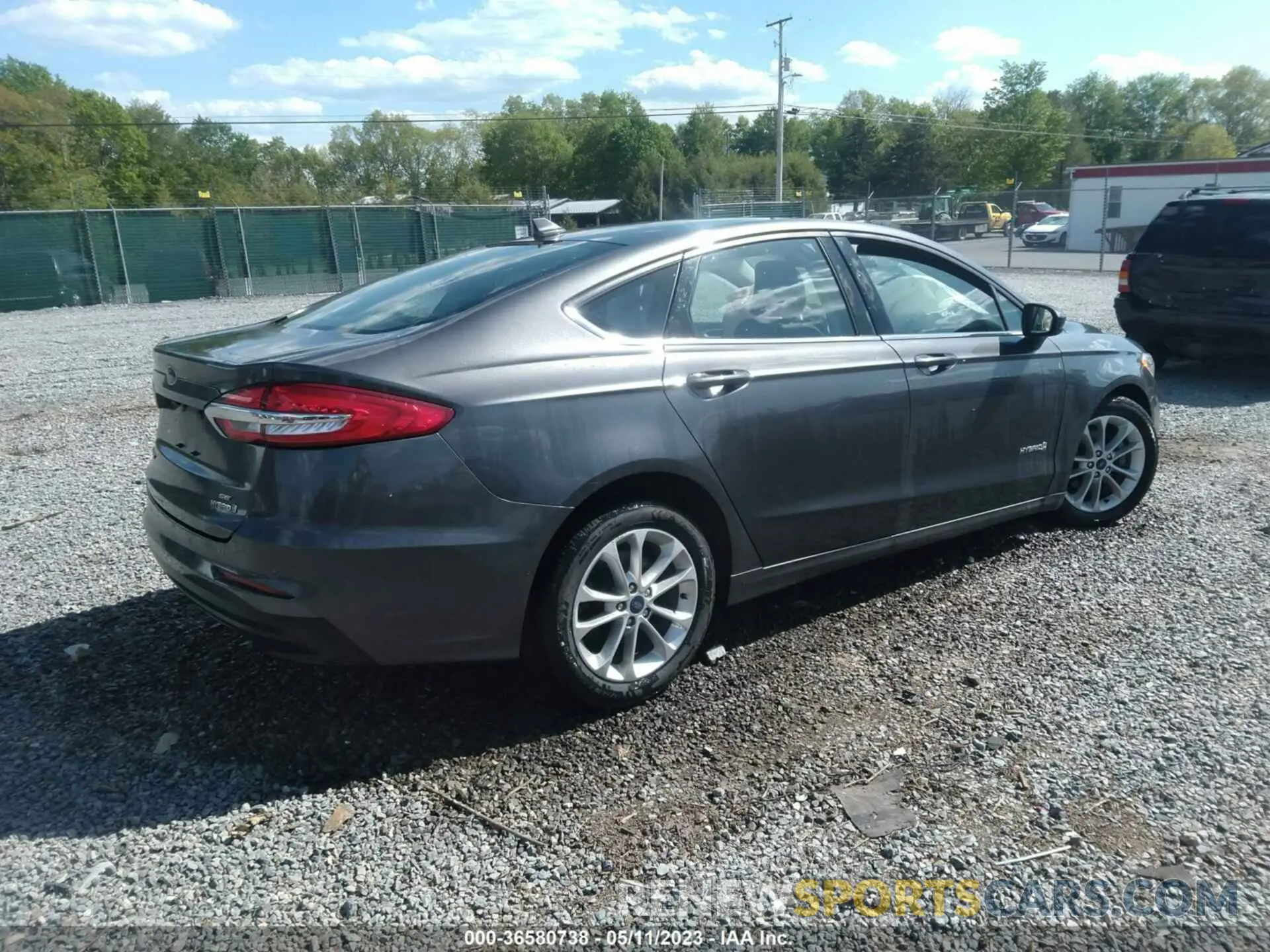 4 Фотография поврежденного автомобиля 3FA6P0LU1KR120208 FORD FUSION HYBRID 2019