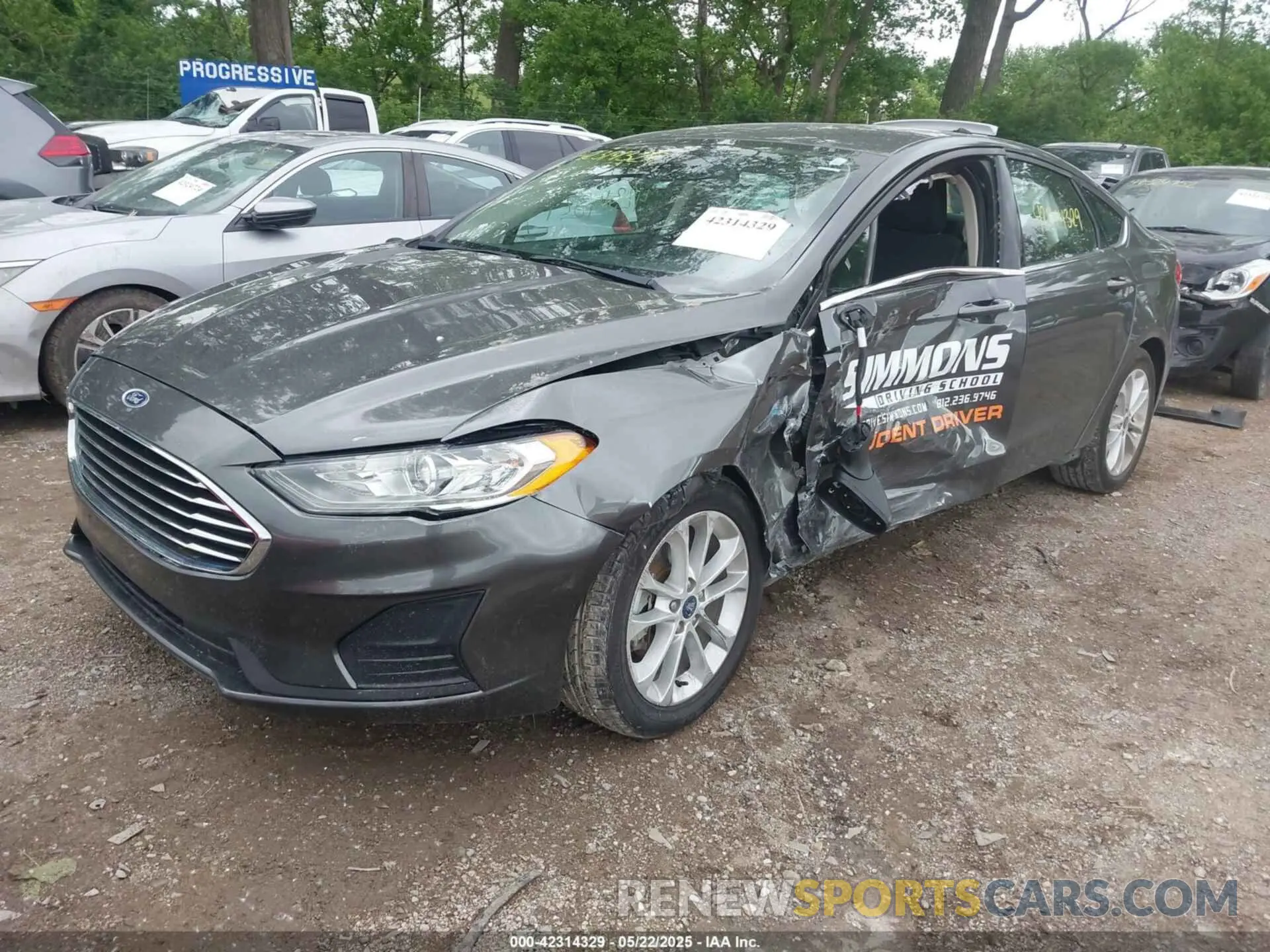 2 Photograph of a damaged car 3FA6P0LU1KR154794 FORD FUSION HYBRID 2019