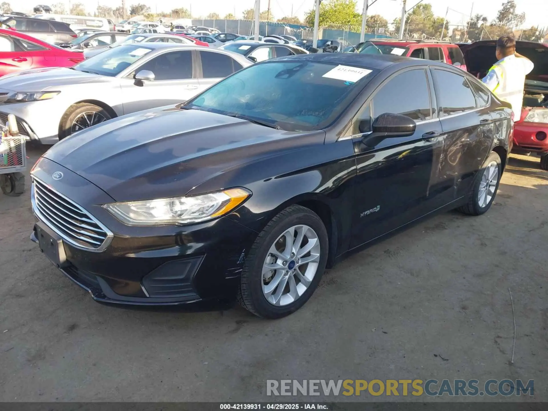 2 Фотография поврежденного автомобиля 3FA6P0LU1KR284400 FORD FUSION HYBRID 2019