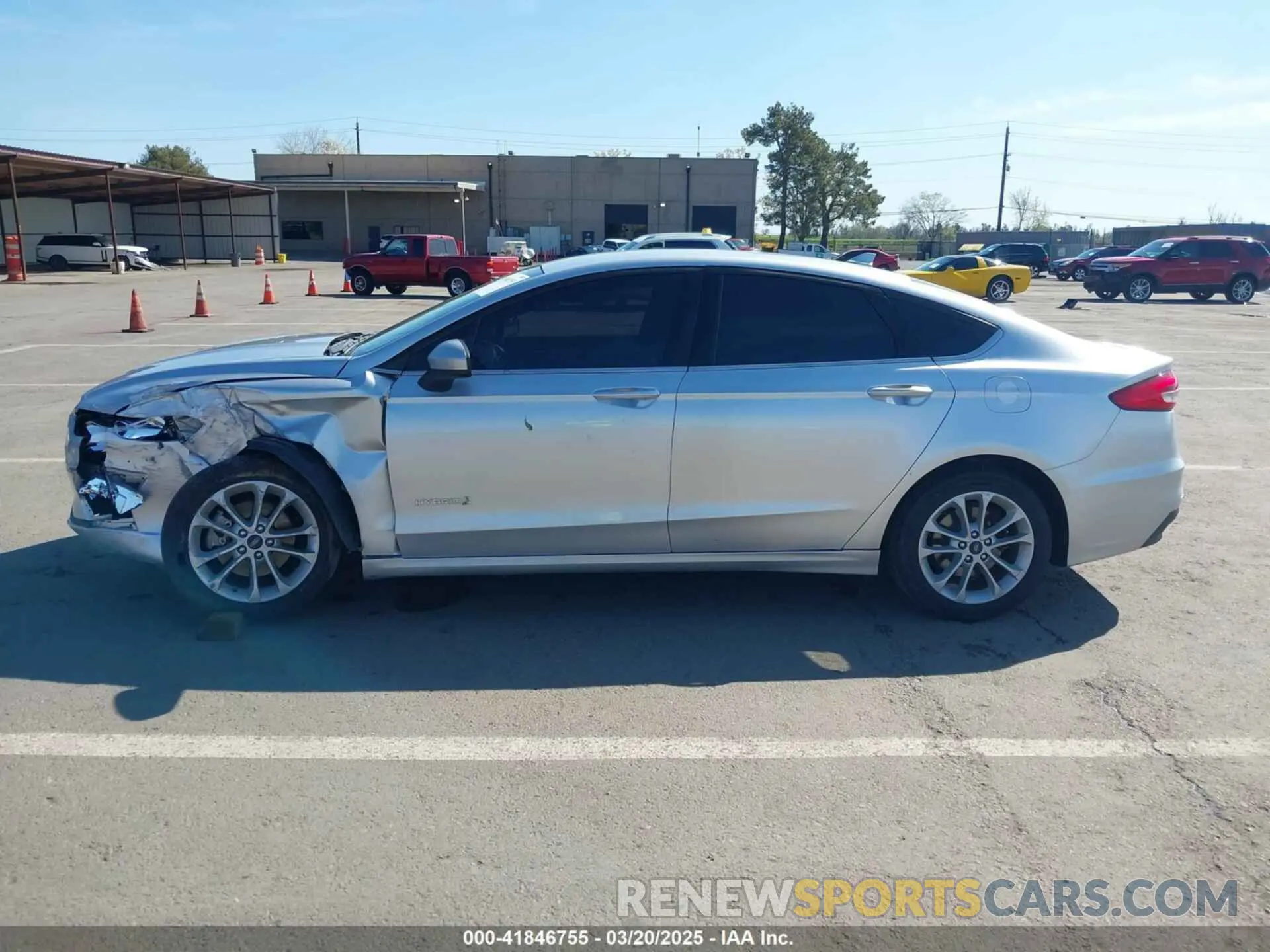 14 Photograph of a damaged car 3FA6P0LU2KR188503 FORD FUSION HYBRID 2019