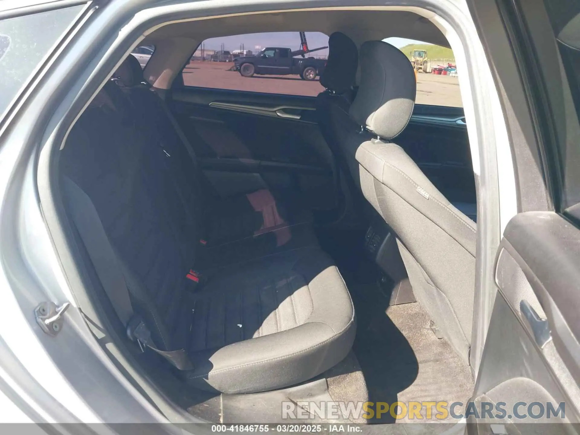 8 Photograph of a damaged car 3FA6P0LU2KR188503 FORD FUSION HYBRID 2019