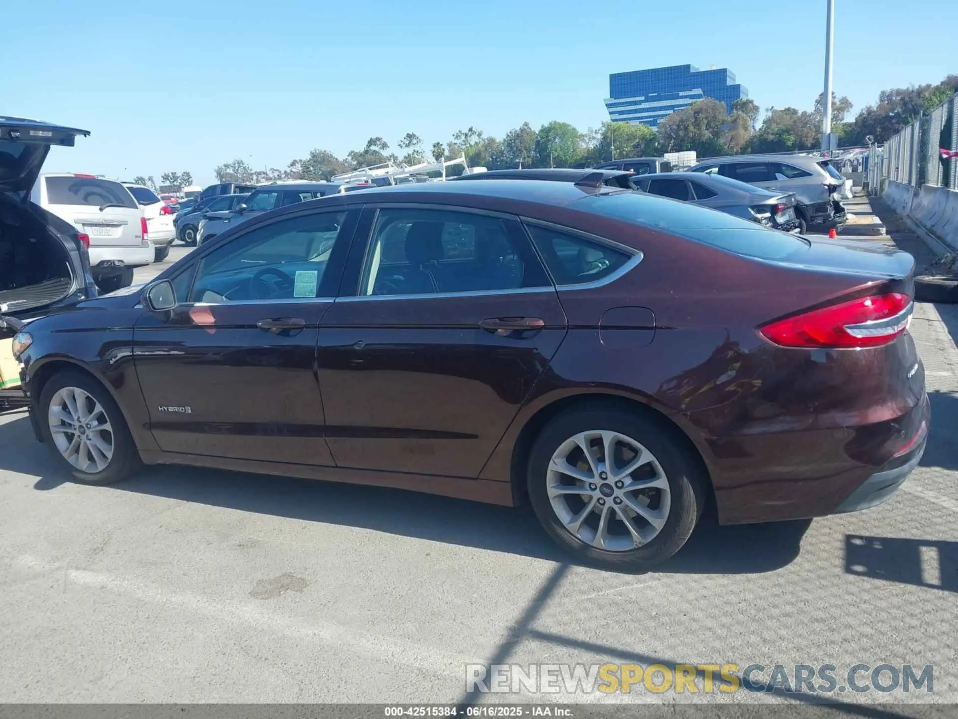 14 Photograph of a damaged car 3FA6P0LU2KR200214 FORD FUSION HYBRID 2019