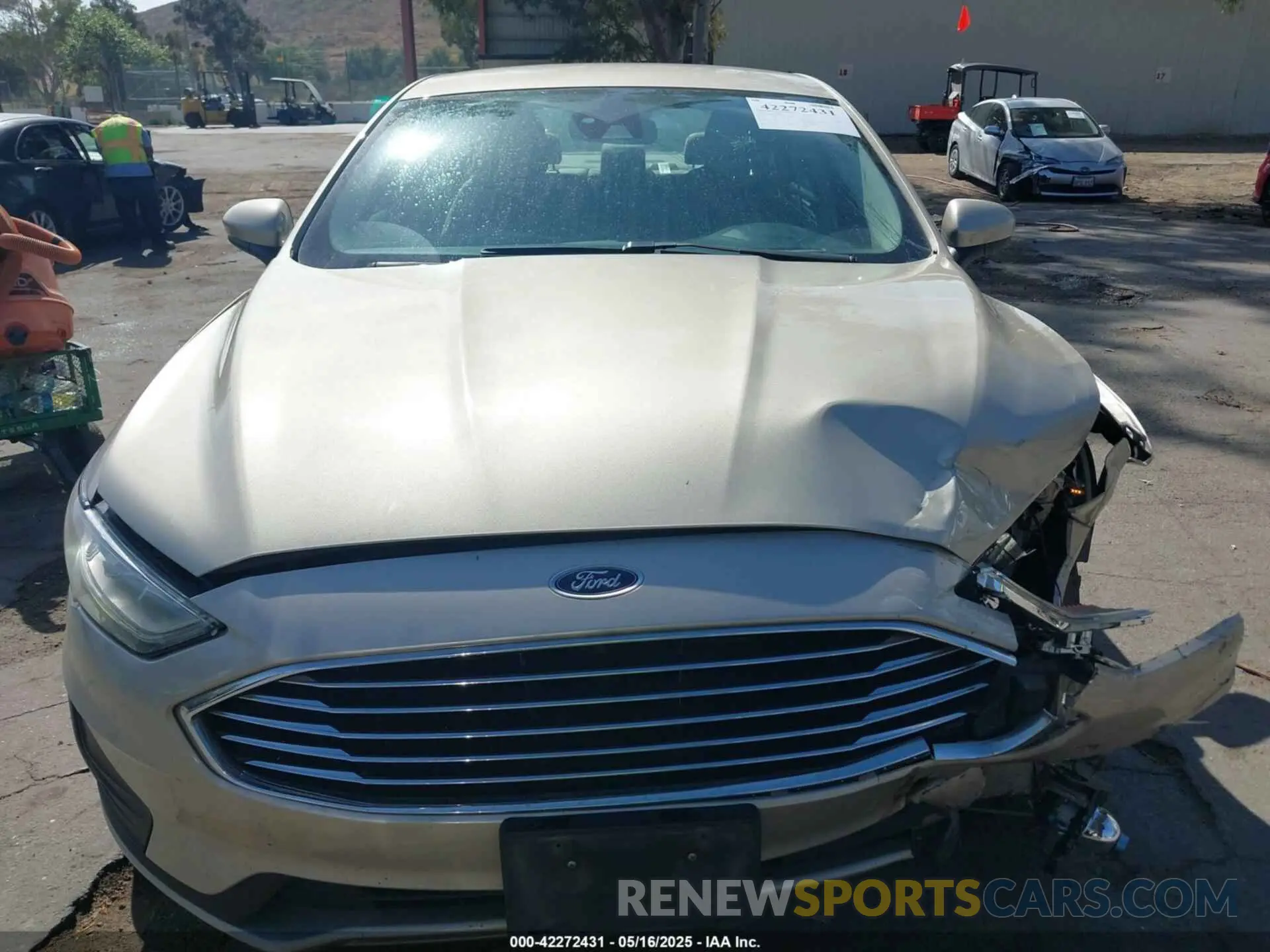 12 Фотография поврежденного автомобиля 3FA6P0LU2KR206661 FORD FUSION HYBRID 2019