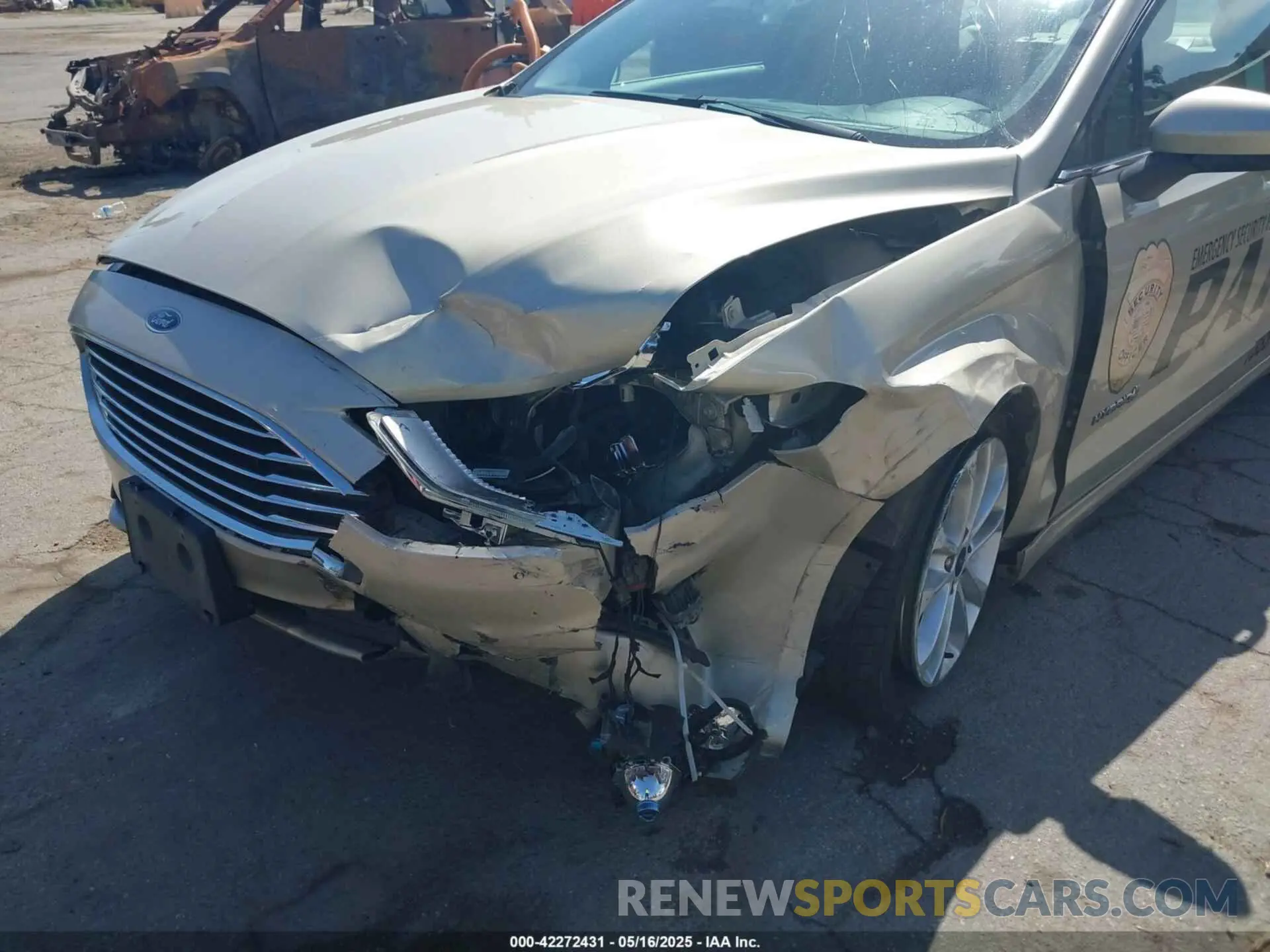 6 Фотография поврежденного автомобиля 3FA6P0LU2KR206661 FORD FUSION HYBRID 2019