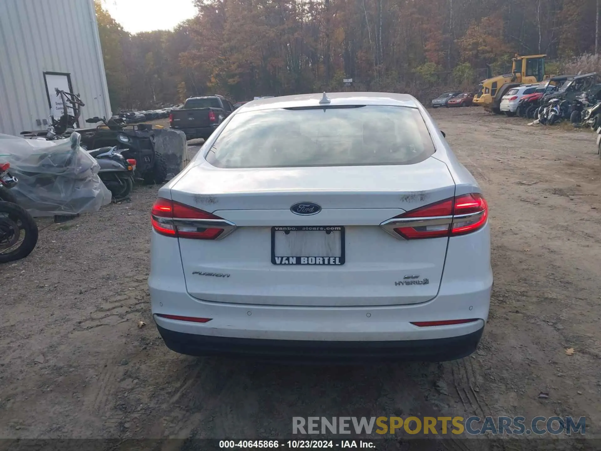 16 Photograph of a damaged car 3FA6P0LU2KR226702 FORD FUSION HYBRID 2019