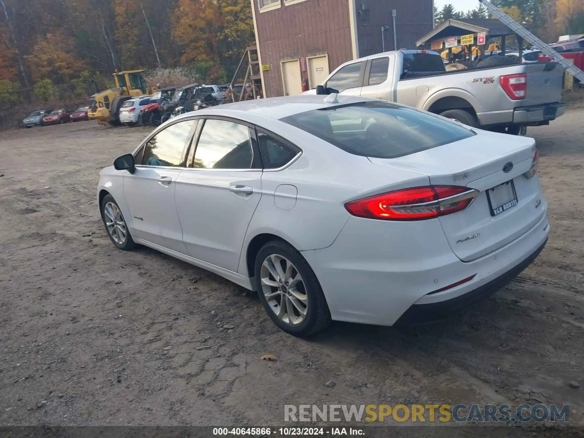 3 Photograph of a damaged car 3FA6P0LU2KR226702 FORD FUSION HYBRID 2019