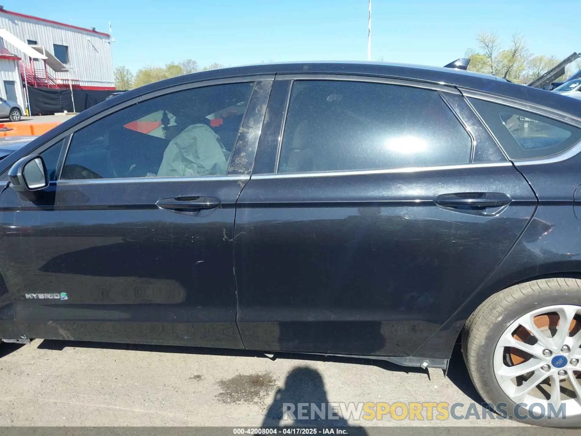 13 Photograph of a damaged car 3FA6P0LU2KR240874 FORD FUSION HYBRID 2019