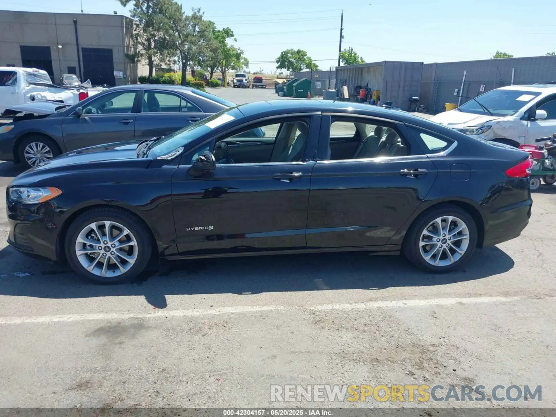 6 Photograph of a damaged car 3FA6P0LU2KR262227 FORD FUSION HYBRID 2019